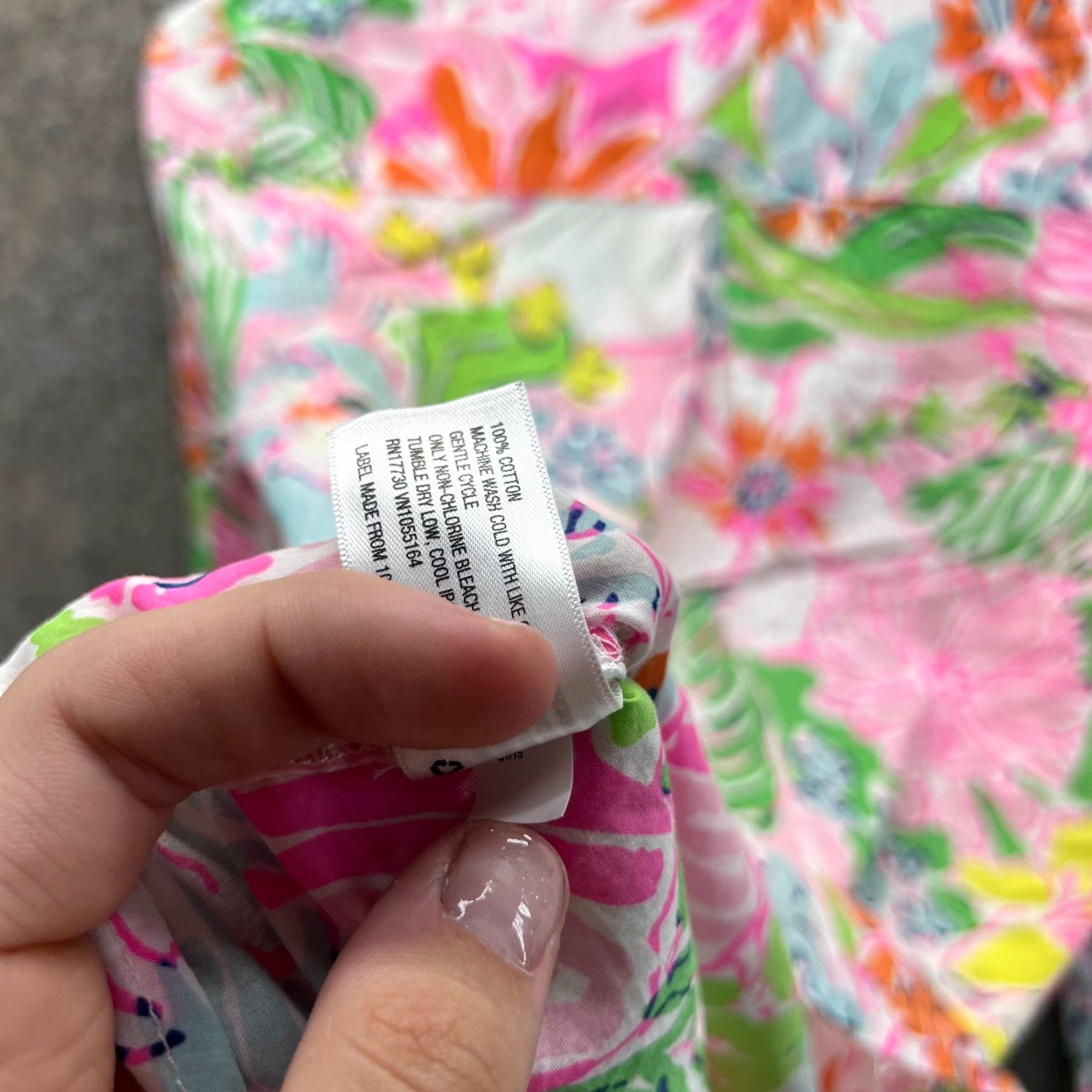 Lilly Pulitzer Lilly Pulitzer Shirt Women Small Button Down Multicolor Floral Paisley abstract Shirt Mens? Size S / US 4 / IT 40 - 3 Thumbnail