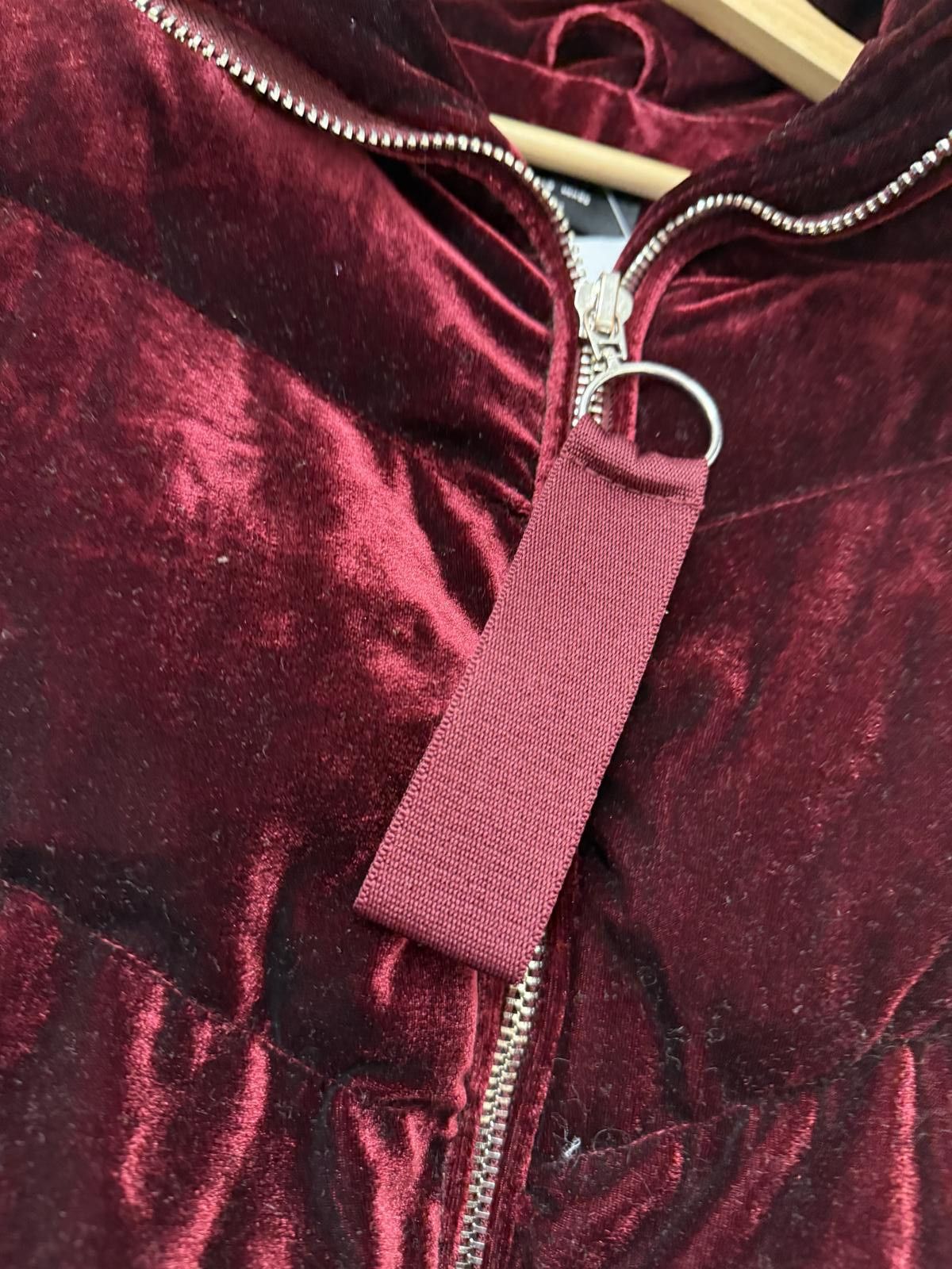 Bershka Bershka Burgundy Velvet Puffer Jacket Size S / US 4 / IT 40 - 3 Thumbnail