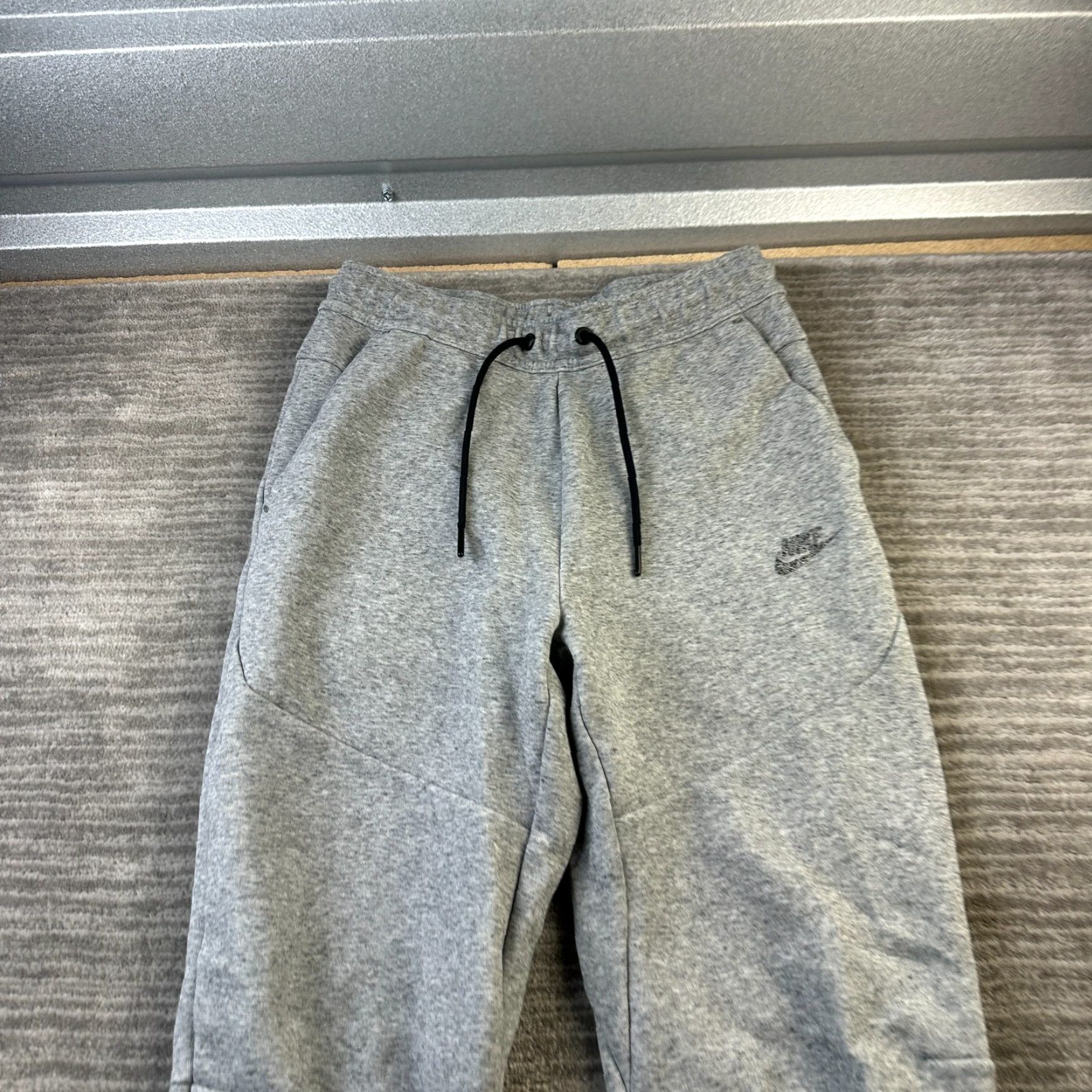 Nike Nike Tech Fleece Pants Joggers Slim Cross Training Gym & Running Black? Gray? (Need to stick to original words only) Size US 29 - 3 Thumbnail