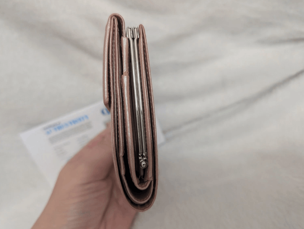 Givenchy Authentic Givenchy Metallic Pearl Pink Leather Wallet Size ONE SIZE - 9 Thumbnail