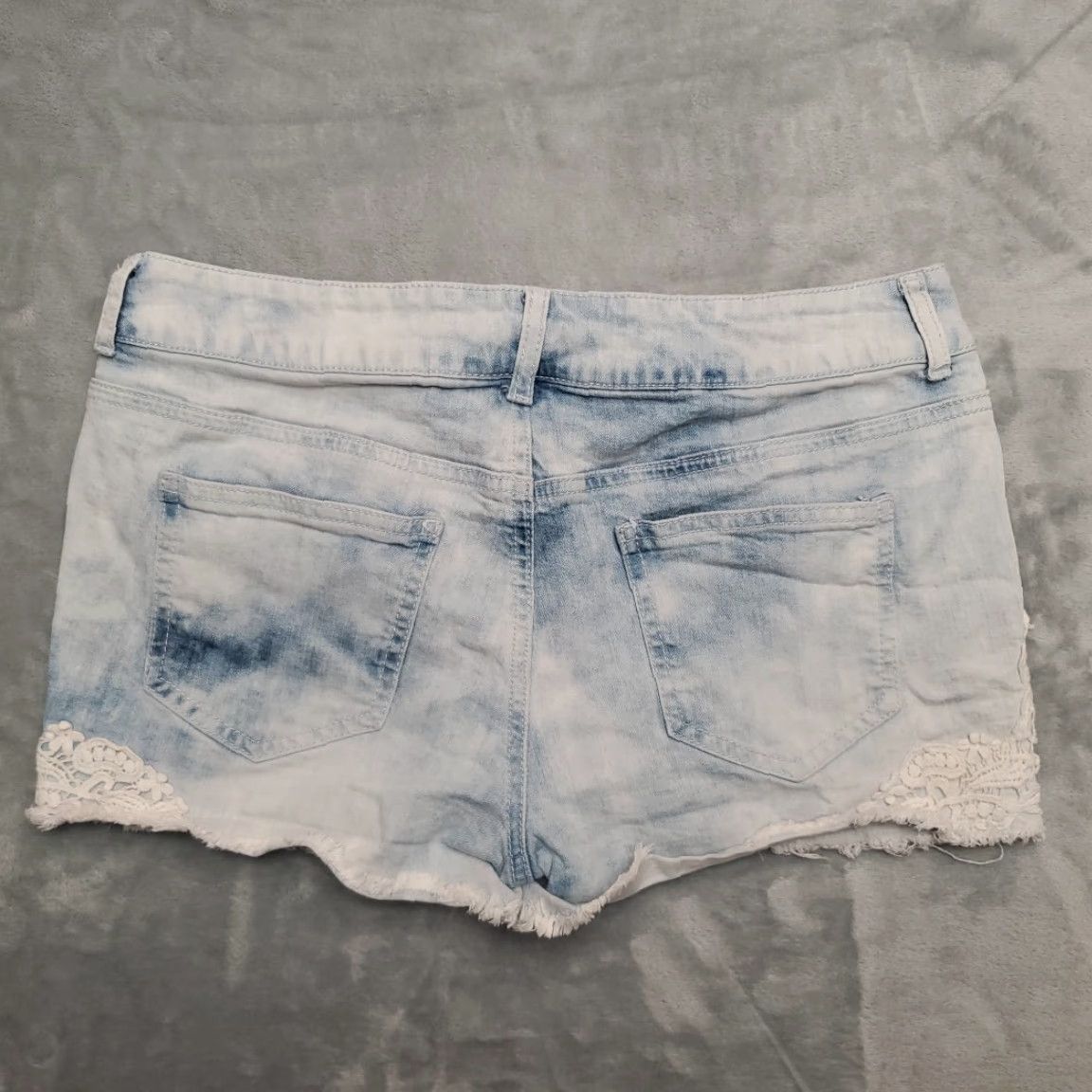 Vintage Maurices Shorts Womens 9 10 Tie Dye Denim Micro Mini Low Rise Lace Y2K 90s USA Casual Cotton Blend Pocket 5-Pocket Belt Loops Mens Womens Girls Boys Size 32" / US 10 / IT 46 - 5 Thumbnail