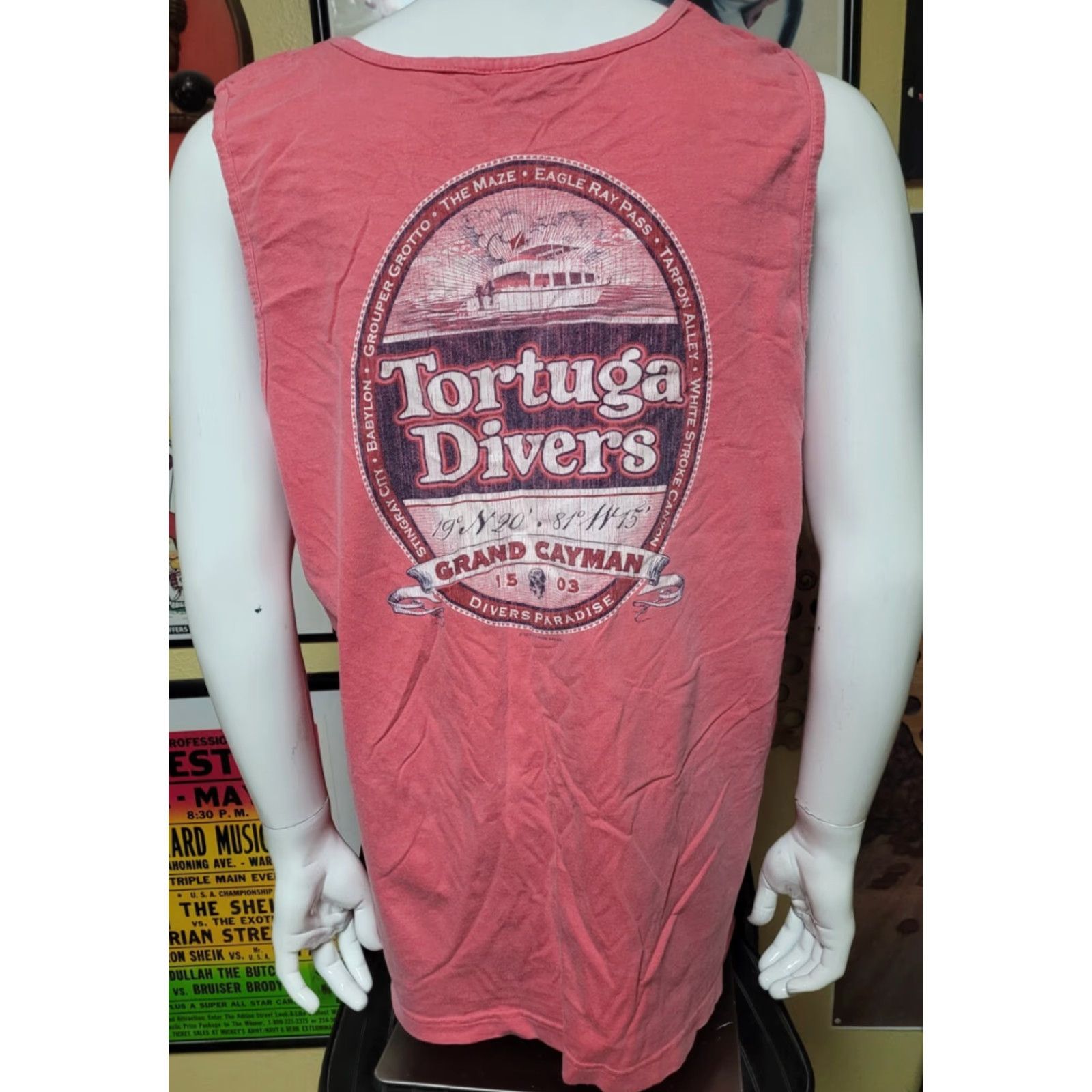 Comfort Colors Grand Cayman Tortuga Divers Comfort Colors Tank Top Shirt Large Red Cotton Graphic Tee Mens Size US L / EU 52-54 / 3 - 3 Thumbnail