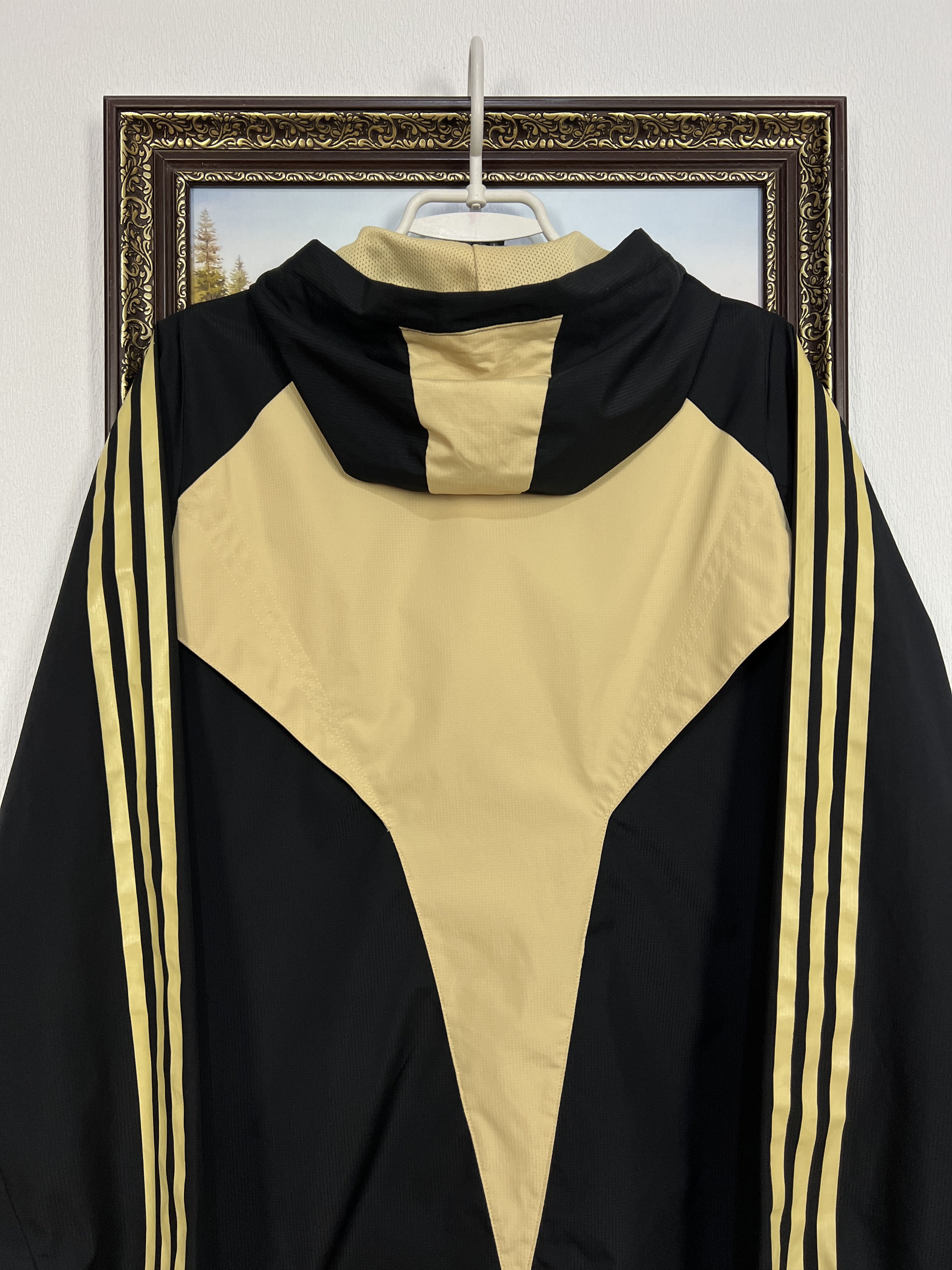 Adidas Vintage Adidas Liverpool Football Hooded Jacket Soccer Size US M / EU 48-50 / 2 - 15 Thumbnail