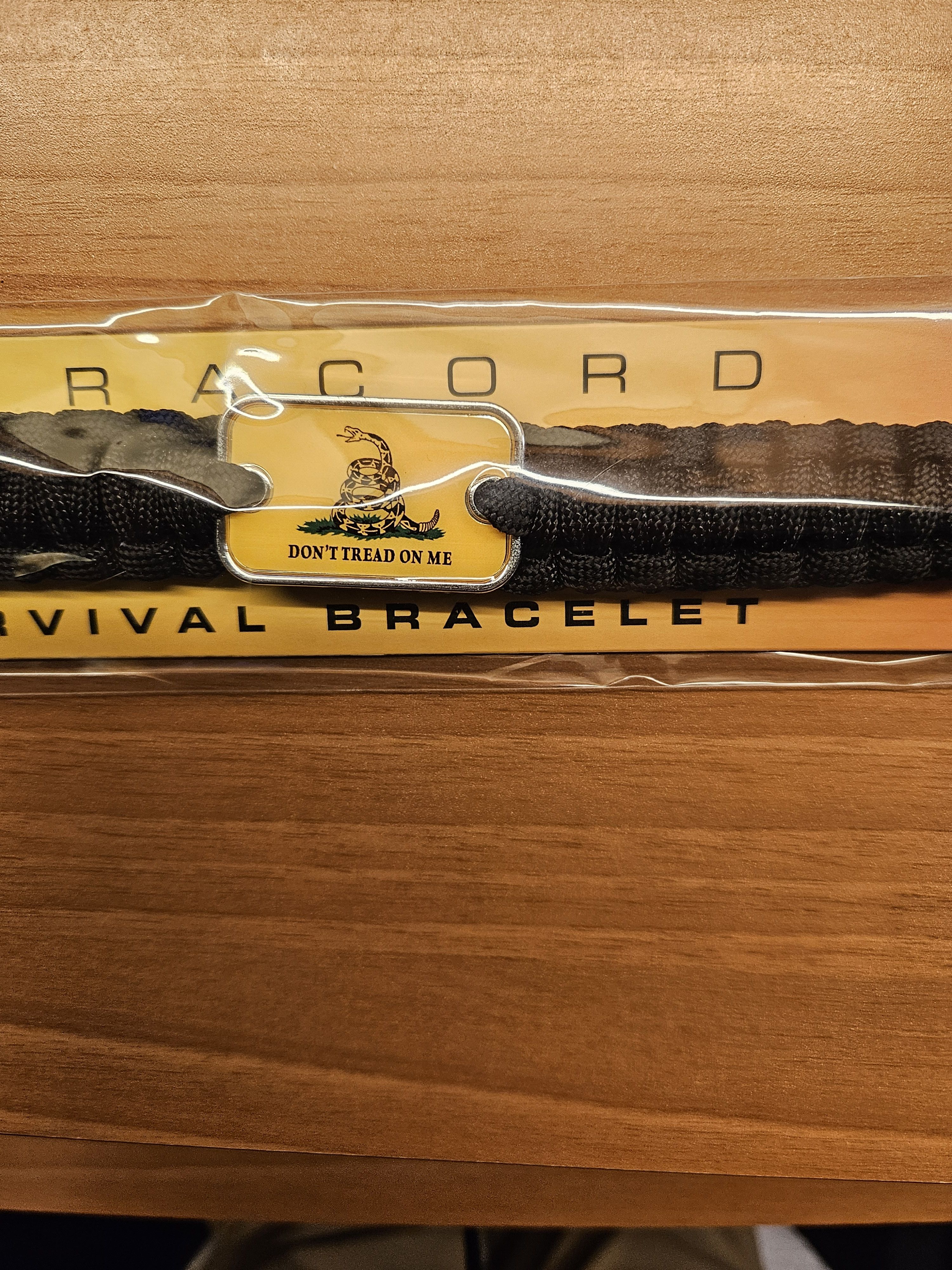 Other "Don't Tread On Me" - Paracord Survival Bracelet - Sealed Size ONE SIZE - 3 Thumbnail