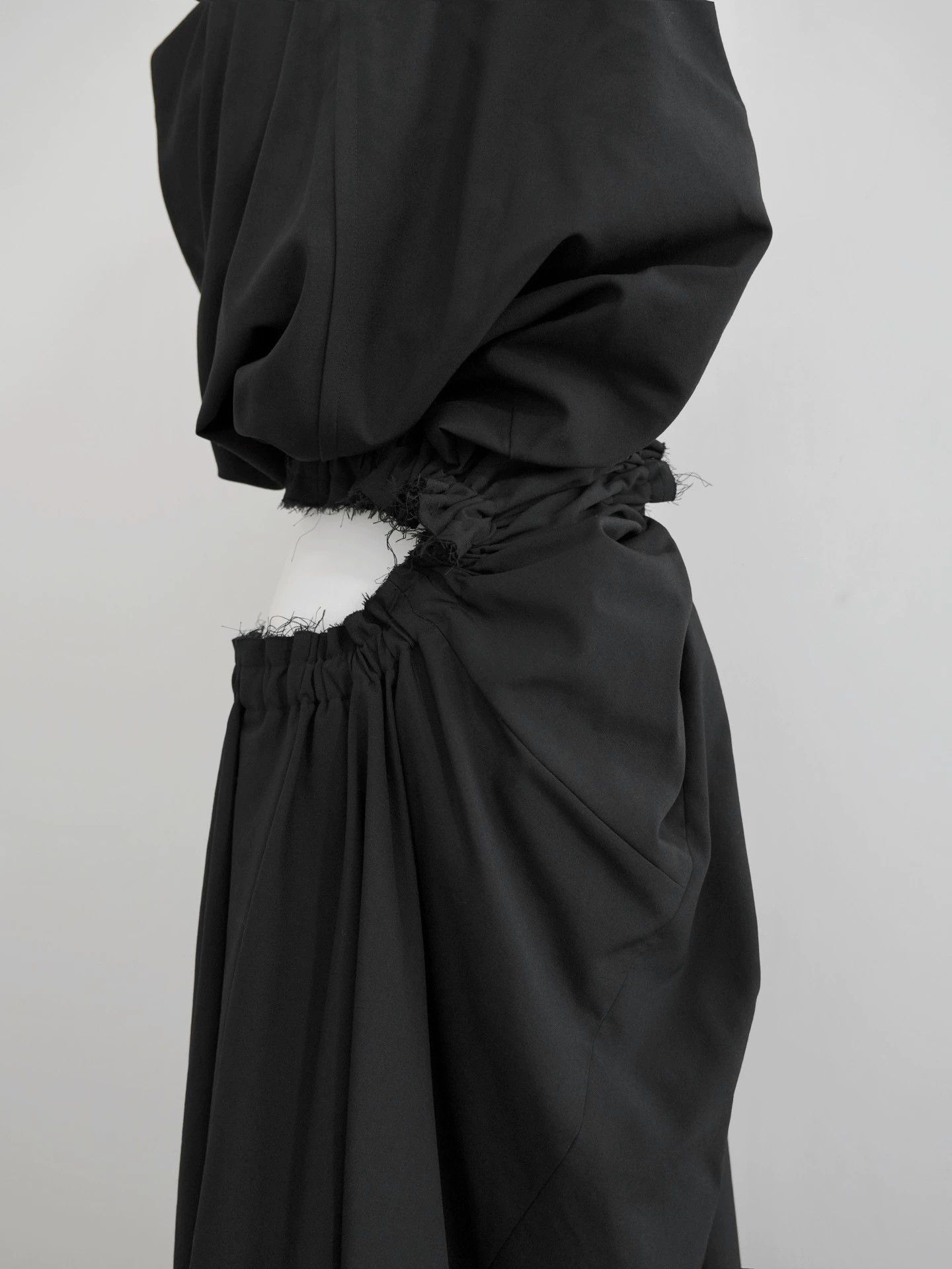 Comme des Garcons Comme des Garçons Drawstring Waist Cut-Out Dress S NWOT Size S / US 4 / IT 40 - 4 Thumbnail