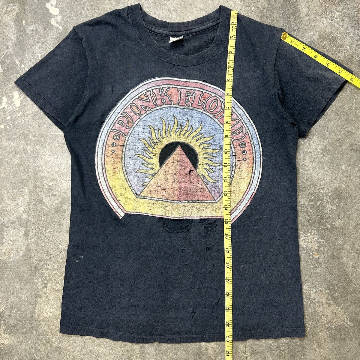 707 PINK FLOYD Pink Floyd Band T-Shirt, Men's Size Medium unclear black type Vintage Second Hand