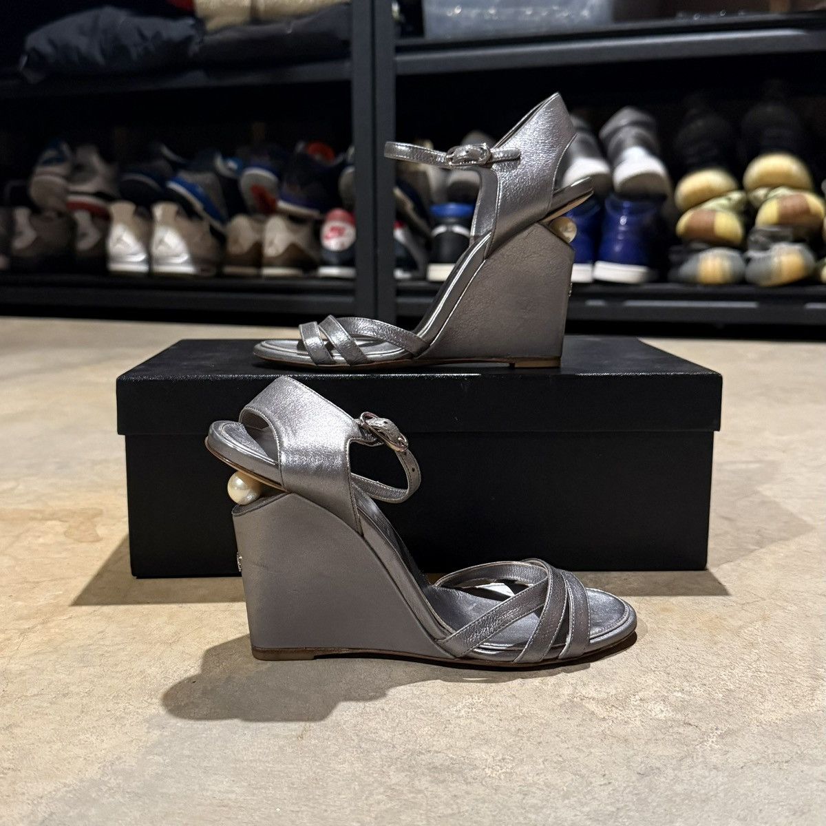 Chanel Chanel Interlocking CC Logo Silver Pearl Wedge Sandals EU 36 Size US 6 / IT 36 - 1 Thumbnail