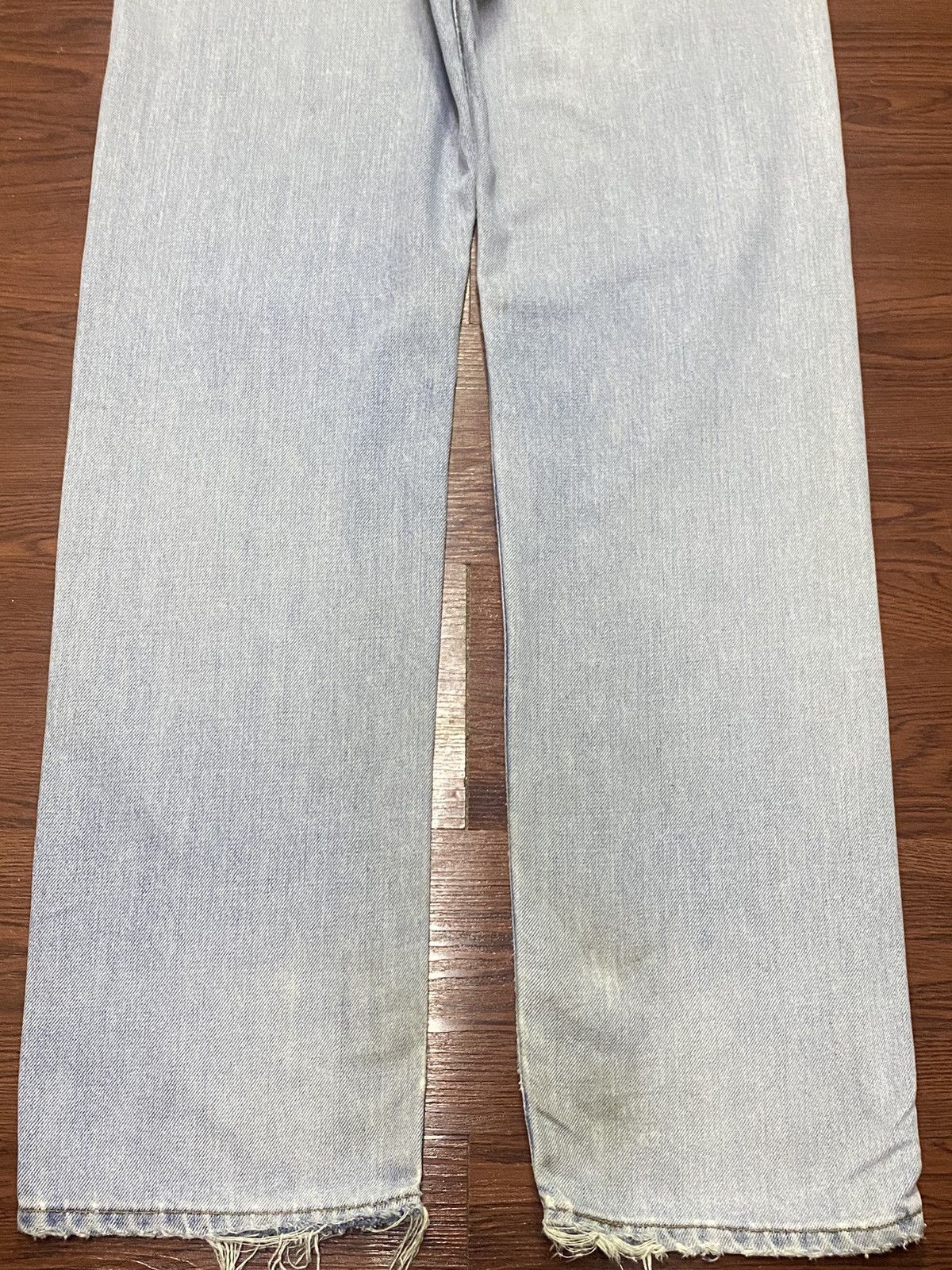 Levi's Vintage Clothing Vintage Levis557 90’s Faded Wash Distressed Loose Jeans Size US 30 / EU 46 - 6 Thumbnail
