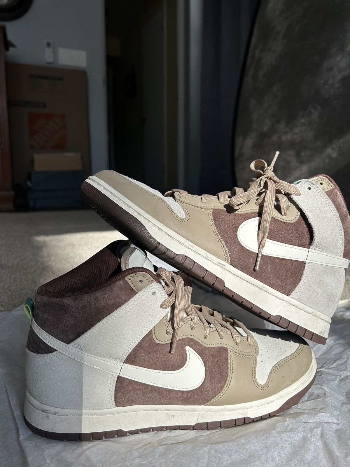 Nike Nike Dunk High “Light Chocolate” Size US 11 / EU 44 - 1 Thumbnail