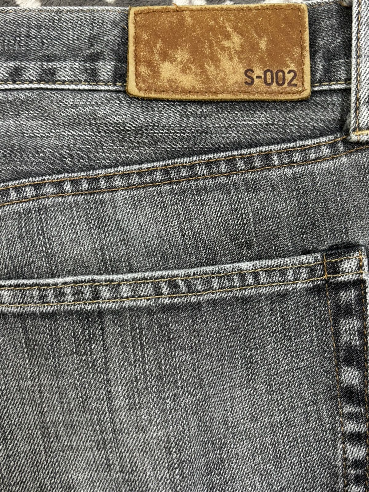 Undercover × Uniqlo Vintage Uniqlo S002 Faded Washed Whiskers Loose Fit Jeans Size US 35 - 11 Thumbnail