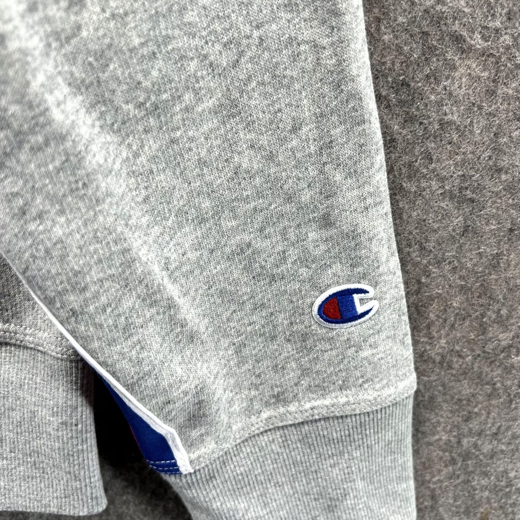 Champion VINTAGE Champion Sweatshirt Mens Large Gray Script Logo Crewneck Pullover Striped Size US L / EU 52-54 / 3 - 6 Thumbnail