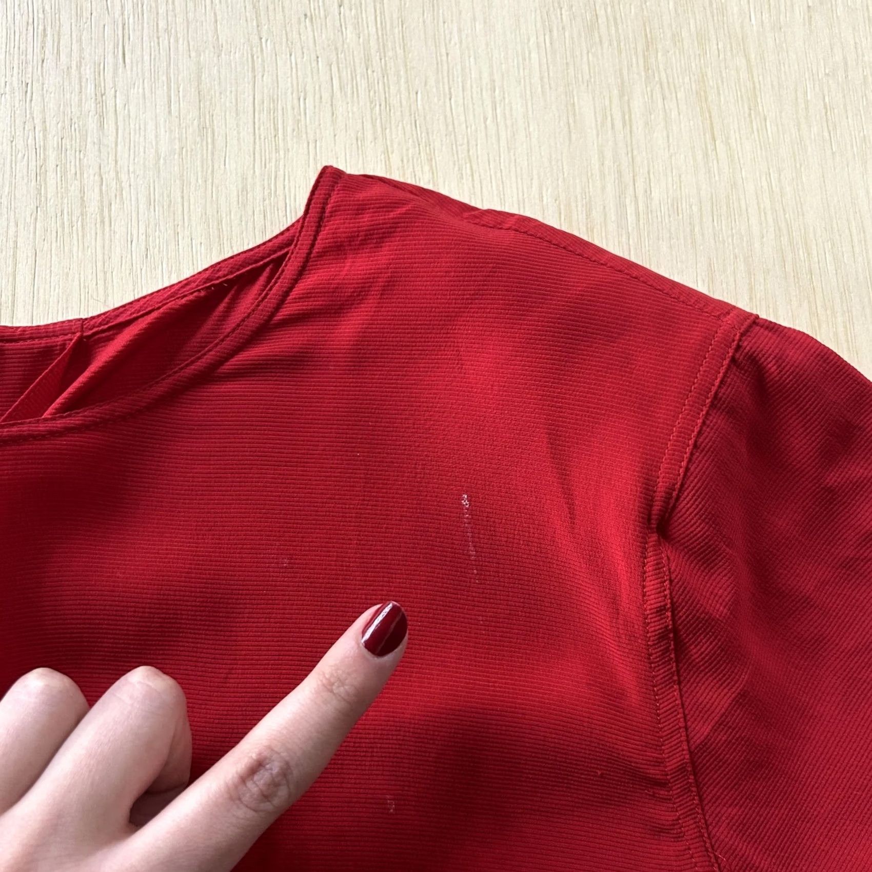 Vintage Vintage 90s Blouse Womens Medium Red Silk Short Sleeve Basic Pullover Solid Top Size M / US 6-8 / IT 42-44 - 3 Thumbnail