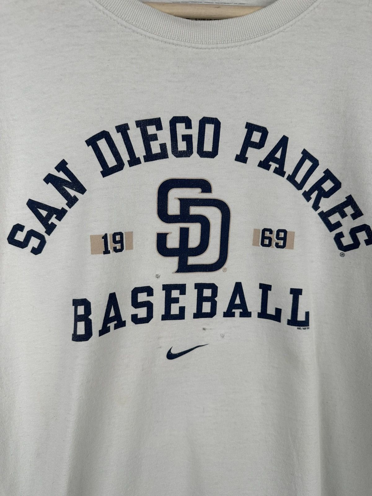 Nike × Vintage Vintage Y2k Nike San Diego Padres Baseball Big Swoosh Tee Size US L / EU 52-54 / 3 - 5 Thumbnail