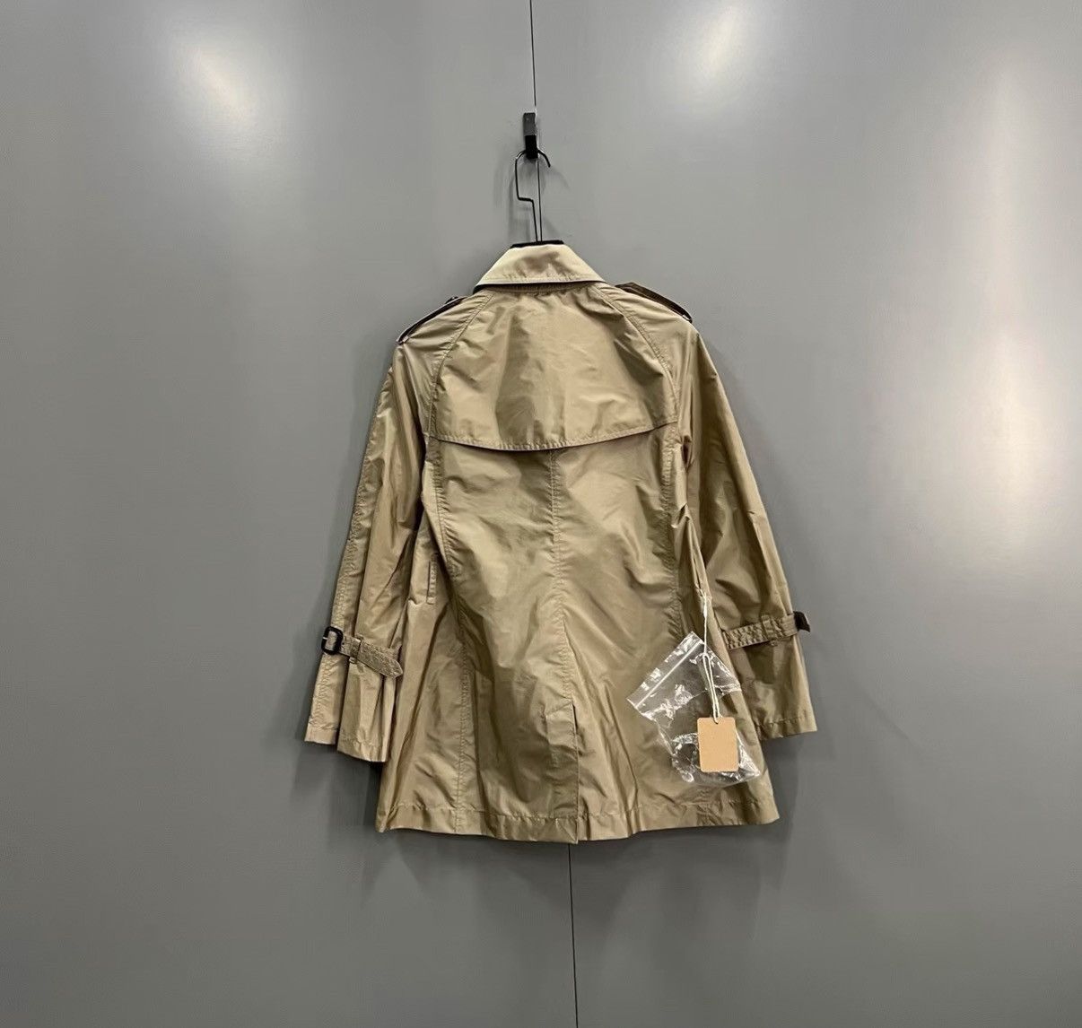 Burberry Burberry Khaki Double-breasted Trench Coat J41 Size XS / US 0-2 / IT 36-38 - 2 Thumbnail