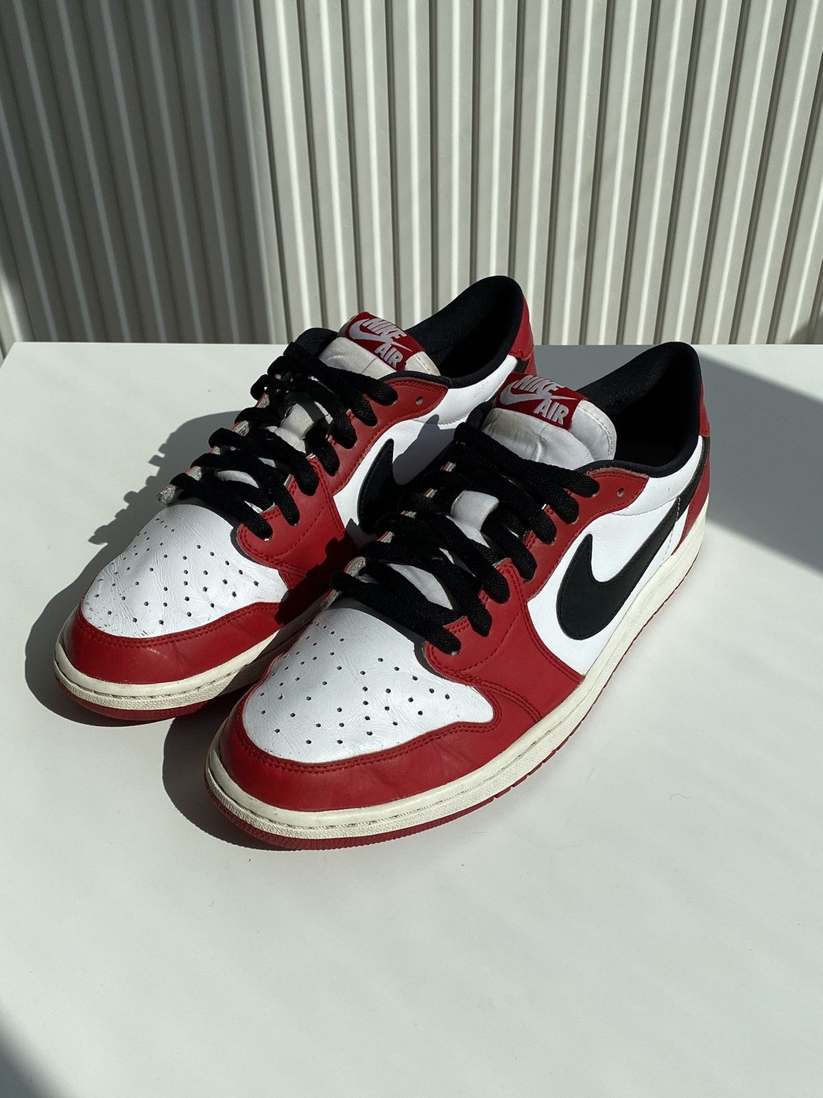 Jordan Brand 2016 Nike Jordan 1 Low Retro Chicago Size US 13 / EU 46 - 6 Thumbnail