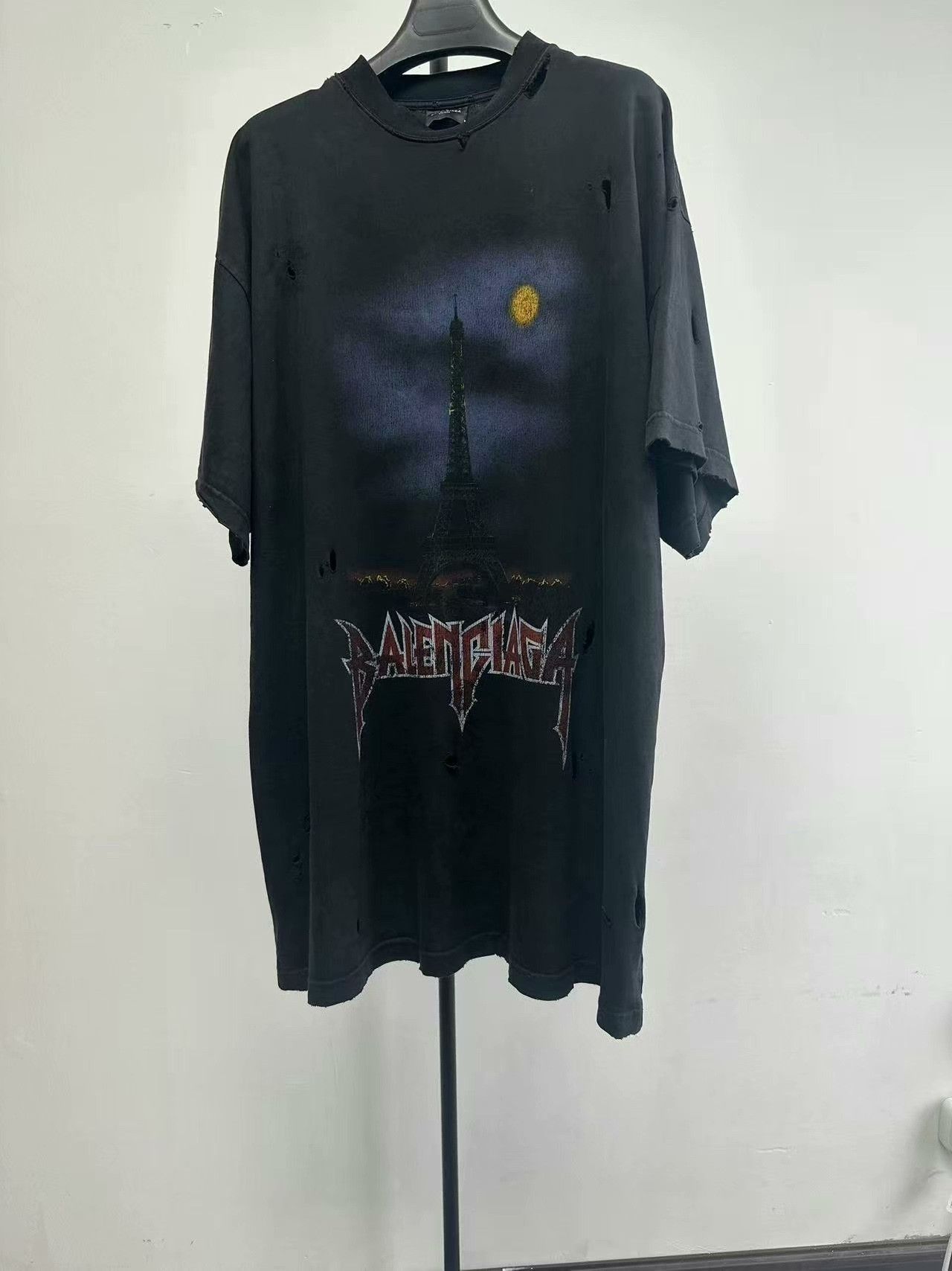 Balenciaga Balenciaga Distressed Eiffel Tower Moon Metal T-Shirt Size 2 Size US M / EU 48-50 / 2 - 1 Thumbnail