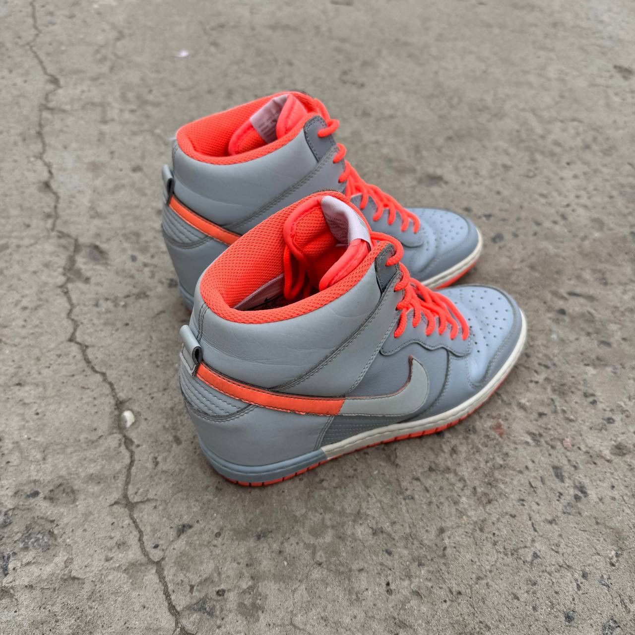 Nike VTG Women’s Nike WMNS Dunk Sky Hi Essential Ultra Rare 38 Size US 8 / IT 38 - 4 Thumbnail