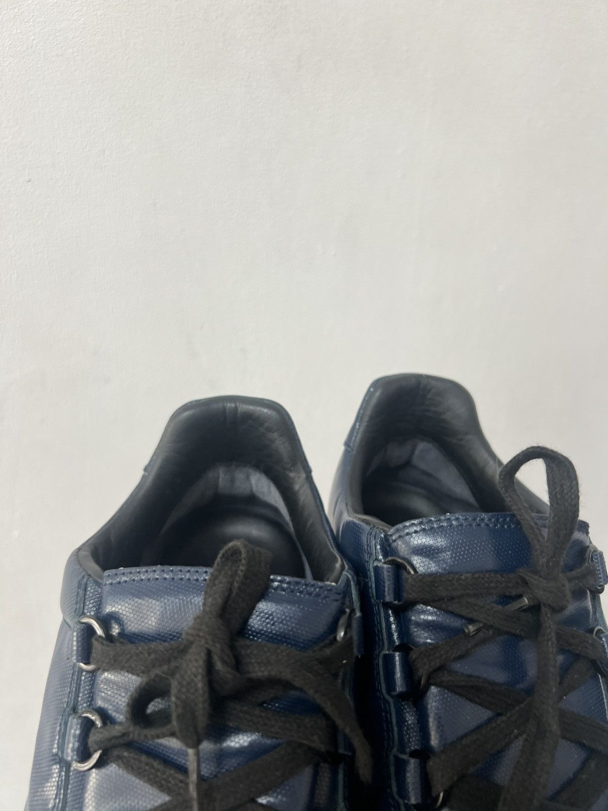 Balenciaga Balenciaga Arena Low Navy Blue Cracked Leather Sneakers Size US 8 / EU 41 - 9 Thumbnail