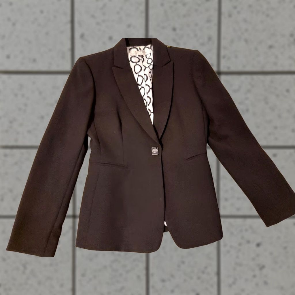 Vintage Womens Tahari Blazer Jacket 4P Petite Black Single-Breasted Notch Lapel Lined Suit Jacket/Blazer Mens? Size S / US 4 / IT 40 - 1 Thumbnail