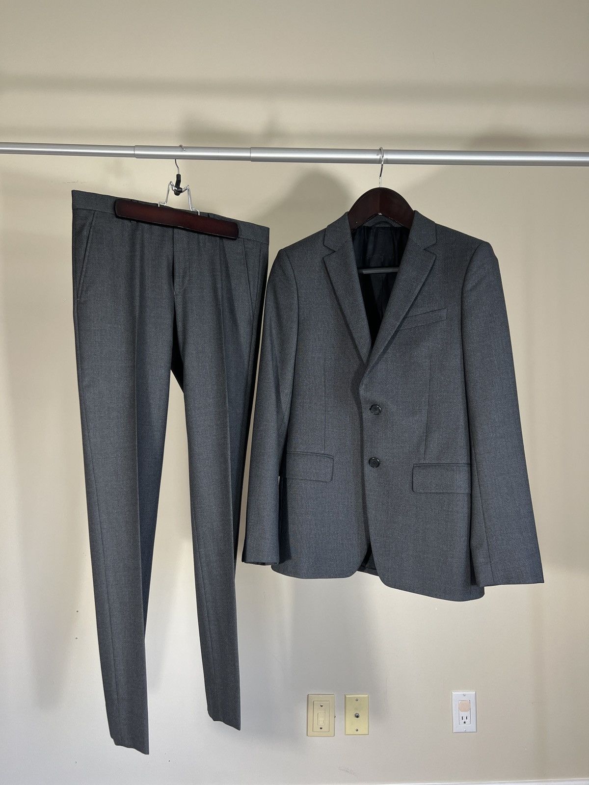 Givenchy Givenchy Two Button Single Breasted Suit Size 48R - 1 Thumbnail