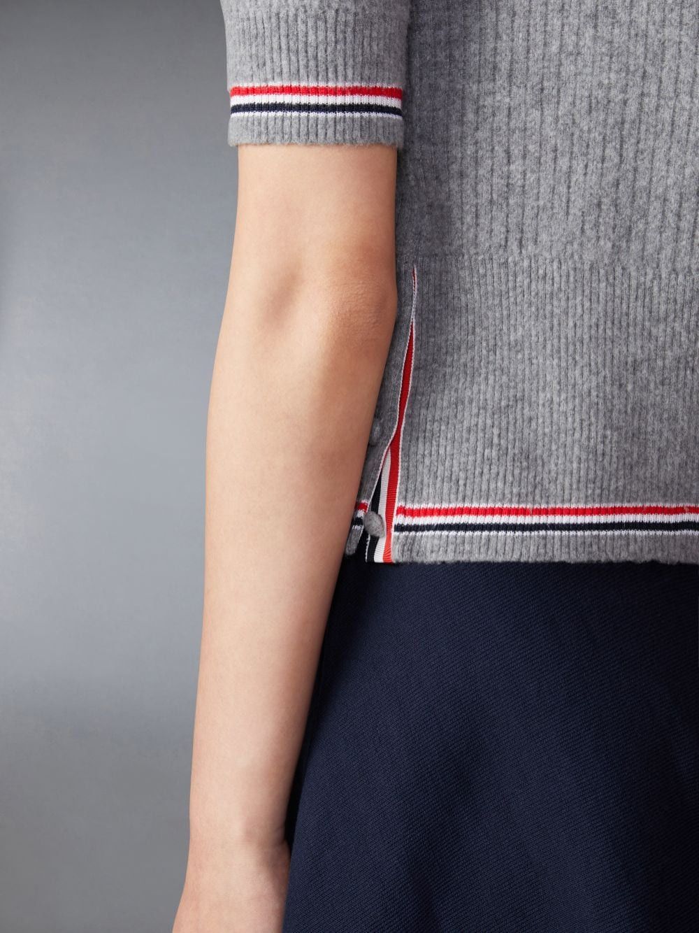 Thom Browne o1s22i1n0924 Short-Sleeved Merino Wool Polo Shirt in Grey Size M / US 6-8 / IT 42-44 - 6 Thumbnail