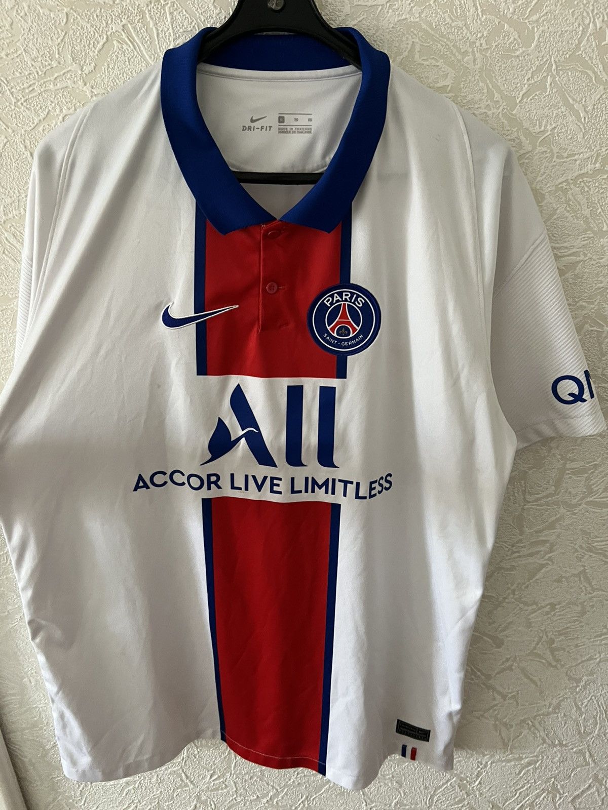 Nike Nike PSG 2020/2021 Away Jersey Football shirt streetwear Size US XL / EU 56 / 4 - 3 Thumbnail