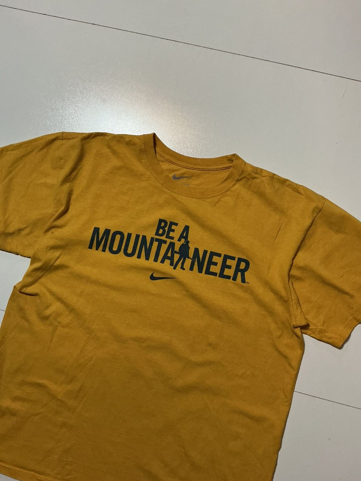 Nike Nike Center Swoosh West Virginia Mountaineers No T-Shirt Size US L / EU 52-54 / 3 - 5 Thumbnail