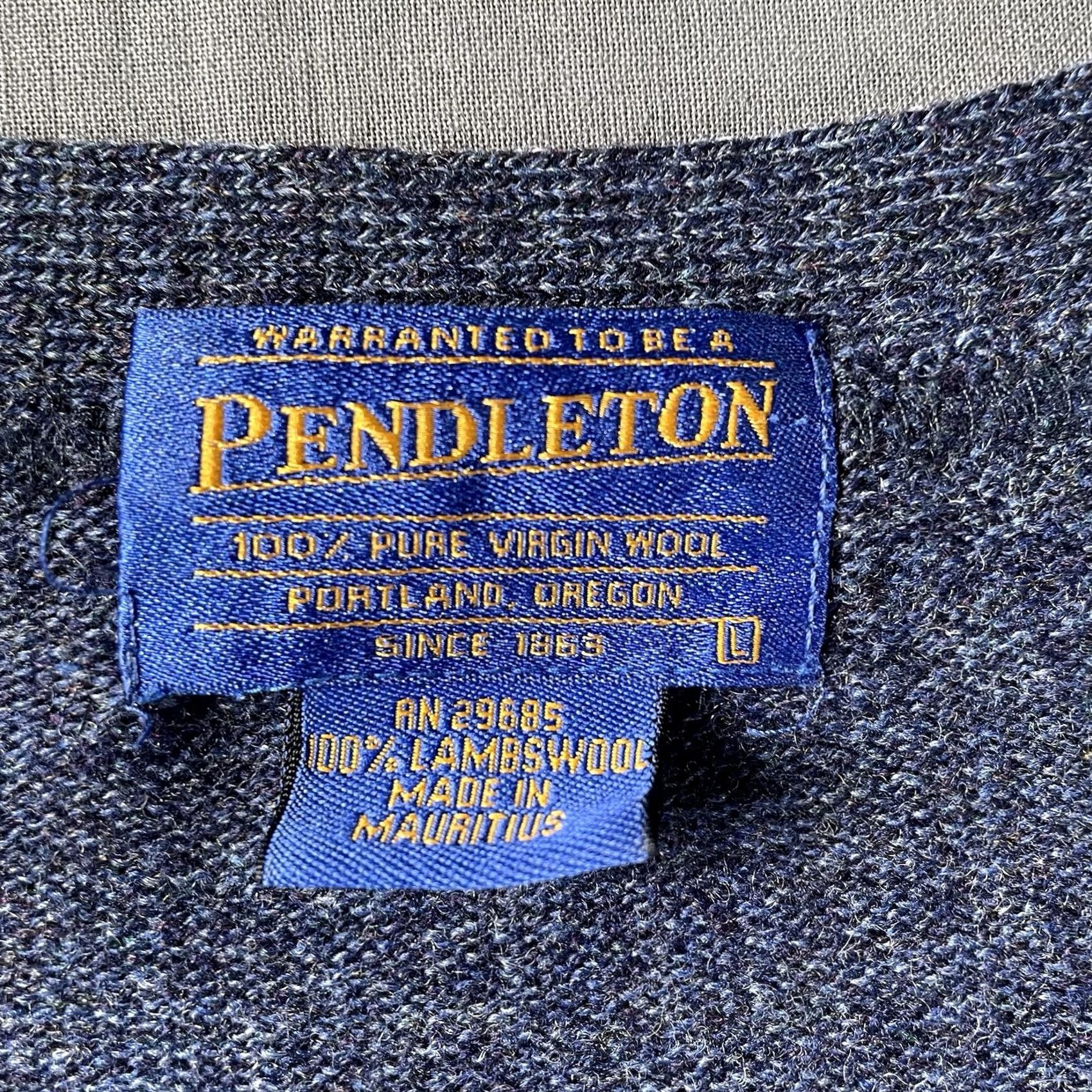 Pendleton VINTAGE Pendleton Wool Cardigan Mens L Blue Wool Read Descrip Size US L / EU 52-54 / 3 - 3 Thumbnail