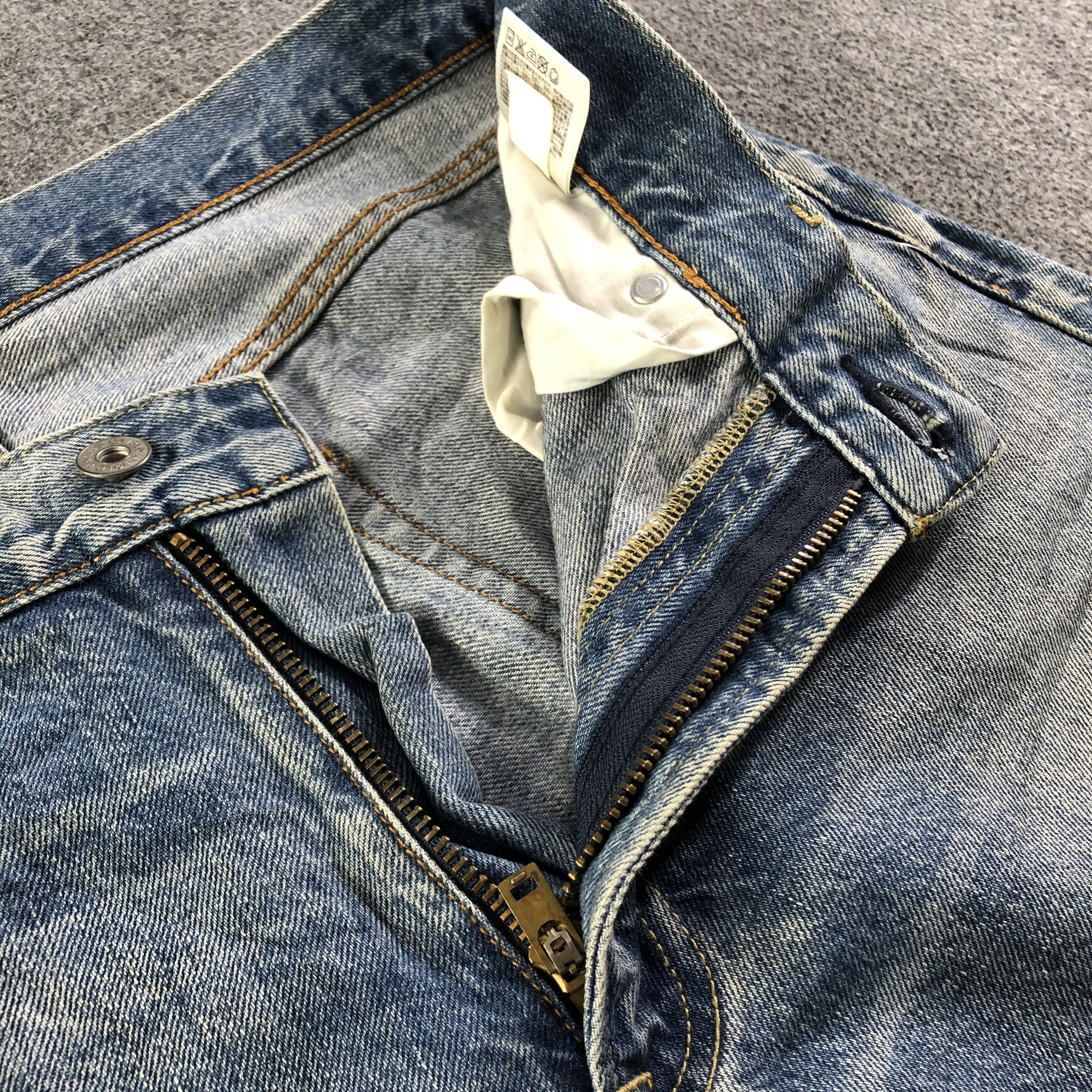Uniqlo Light Wash Uniqlo Redline Jeans-J2941 Size US 33 - 6 Thumbnail
