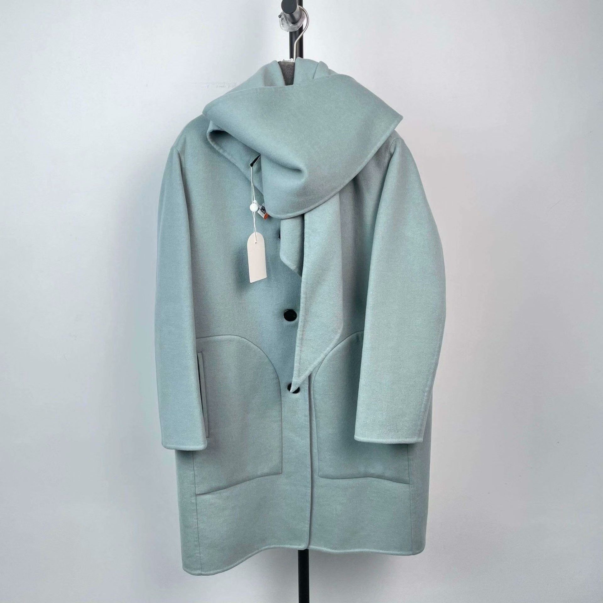 Hermes Hermes Long Blue Coat M Women Size M / US 6-8 / IT 42-44 - 1 Thumbnail