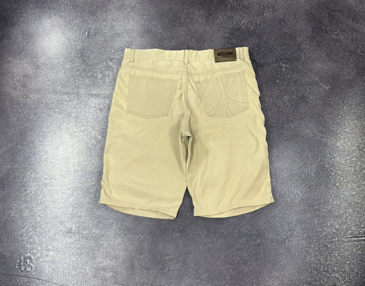Moschino Vintage Moschino Jeans Casual Cream Luxury Shorts Size US 36 / EU 52 - 1 Thumbnail