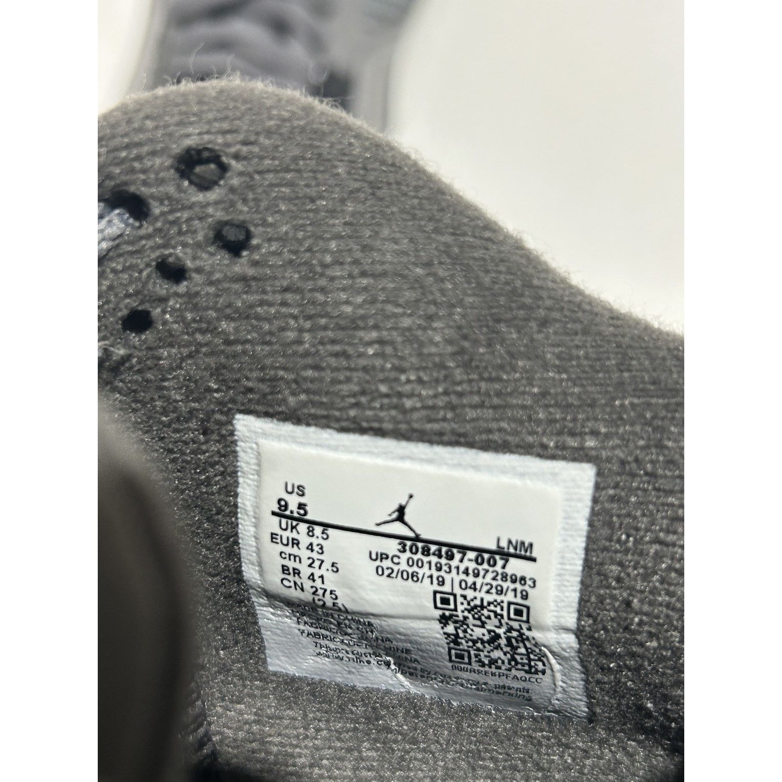 Jordan Brand NIKE JORDAN 4 COOL GREY 2019 SIZE 9.5 PREOWNED Size US 9.5 / EU 42-43 - 7 Thumbnail