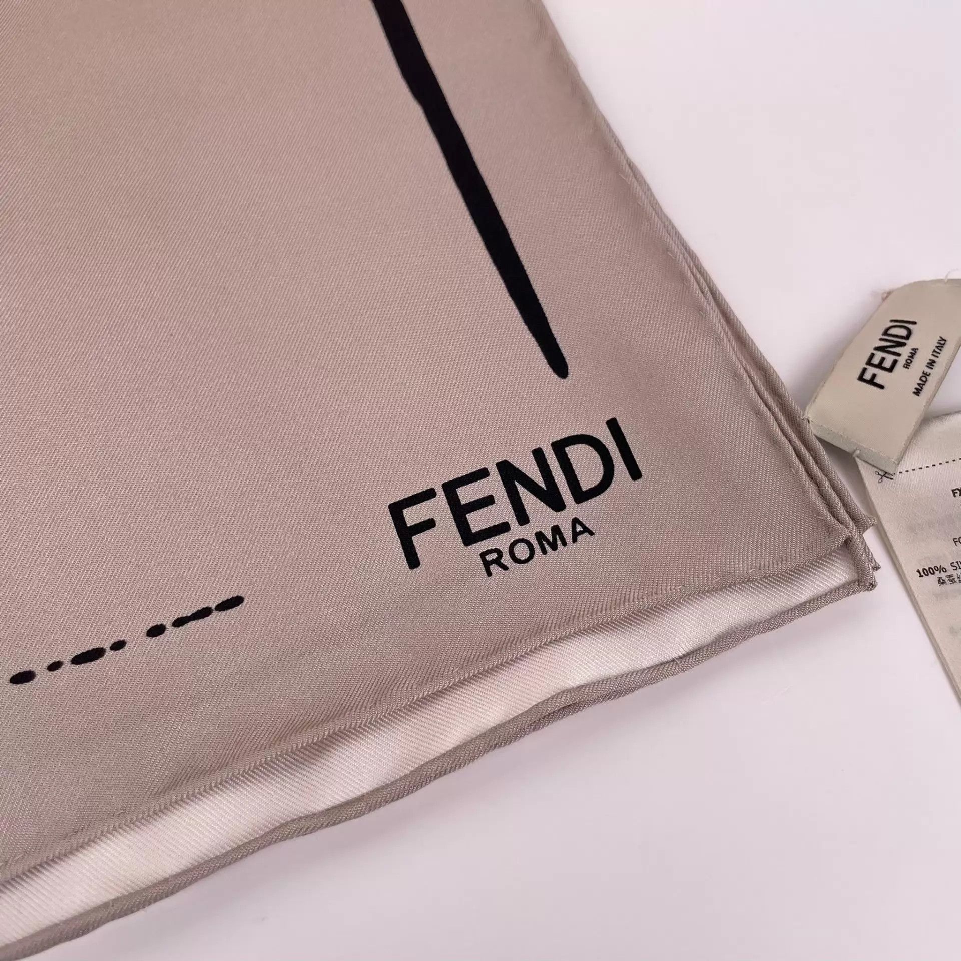 Fendi Fendi women's 70x70 s-grade silk scarf Size ONE SIZE - 9 Thumbnail