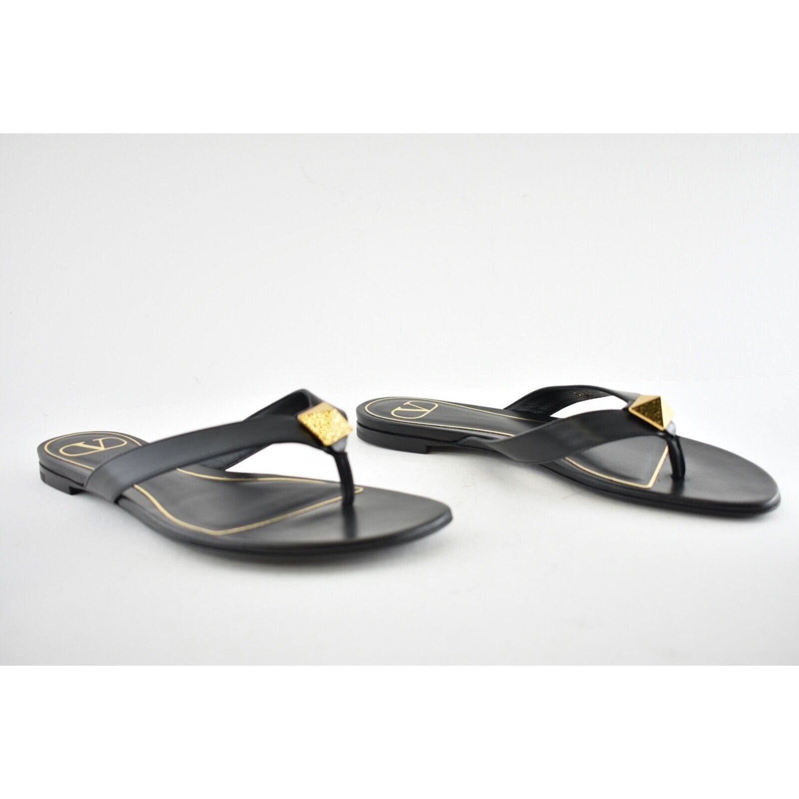 Valentino Valentino Rockstud Roman Stud Black Gold Leather Thong Size US 5.5 / IT 35.5 - 4 Thumbnail