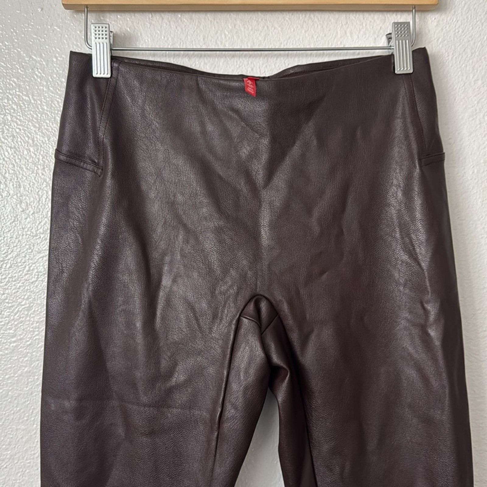 Spanx Spanx S Faux Leather Front Slit Leggings in Cherry Choc. Size 26" / US 2 / IT 38 - 5 Thumbnail