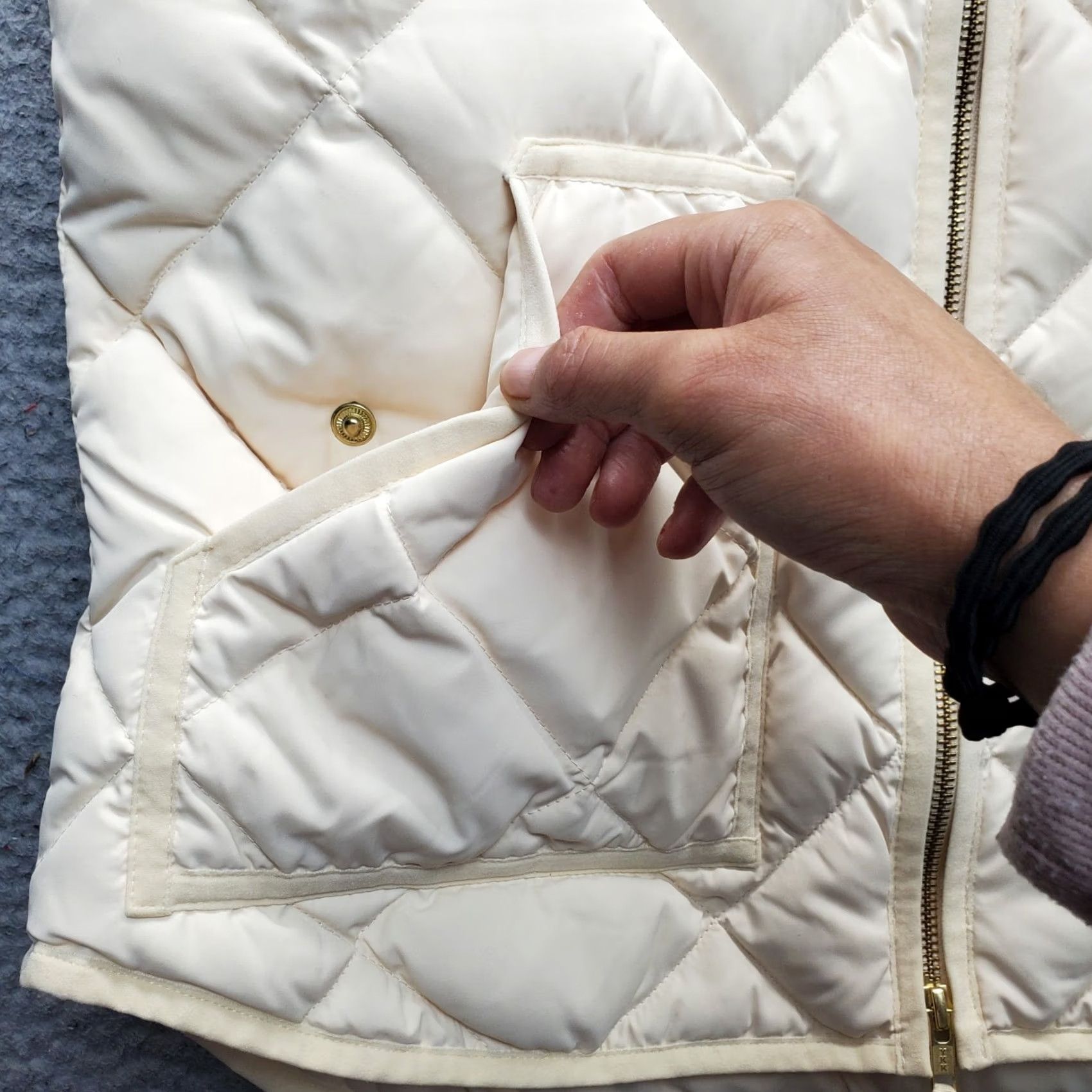 J.Crew J.CREW Quilted Puffer Vest Womens Medium Tan Down Insulated Mock Neck Full Zip Vest Size M / US 6-8 / IT 42-44 - 6 Thumbnail