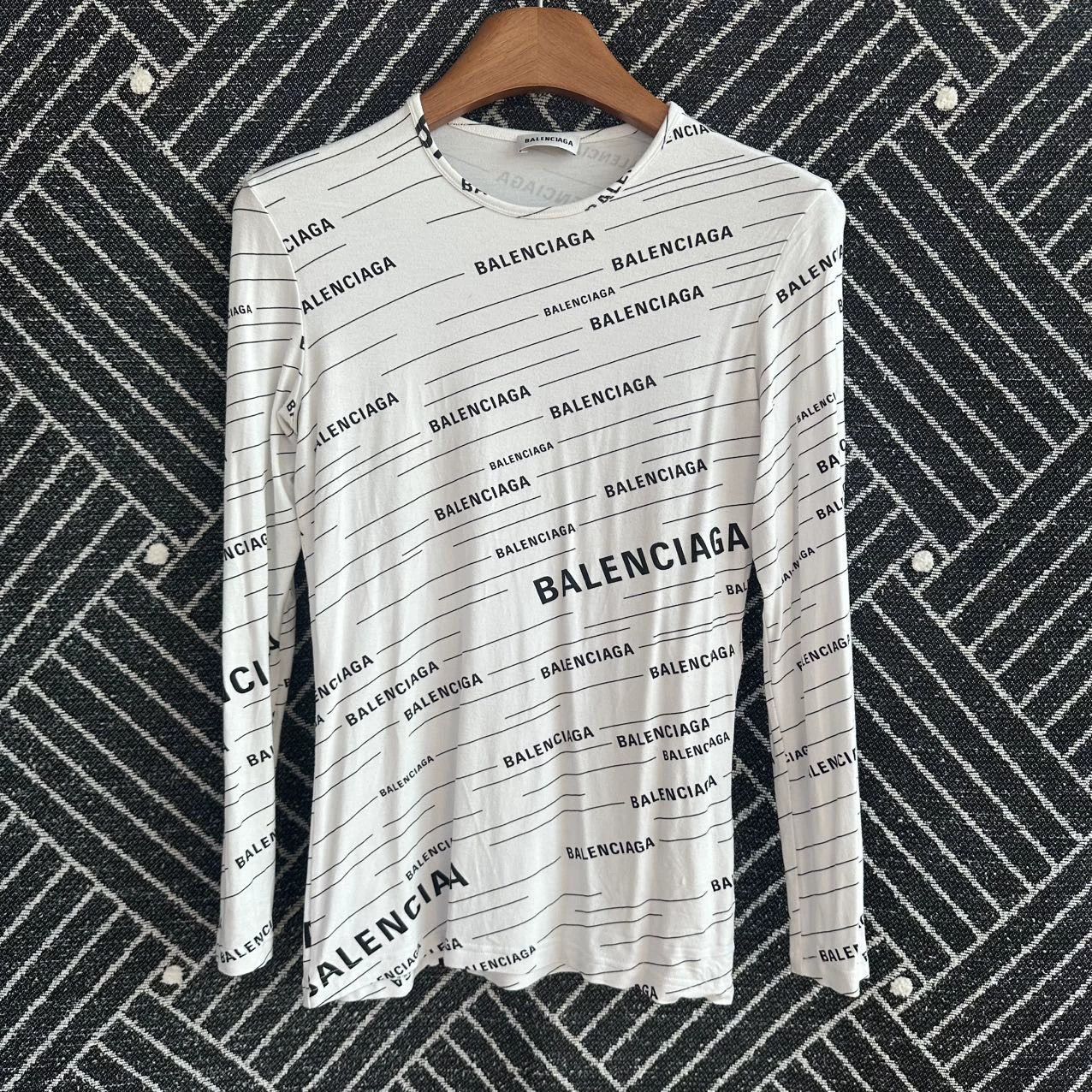 Balenciaga 99 New Balenciaga White All Over Print LS Tee M Size M / US 6-8 / IT 42-44 - 1 Thumbnail