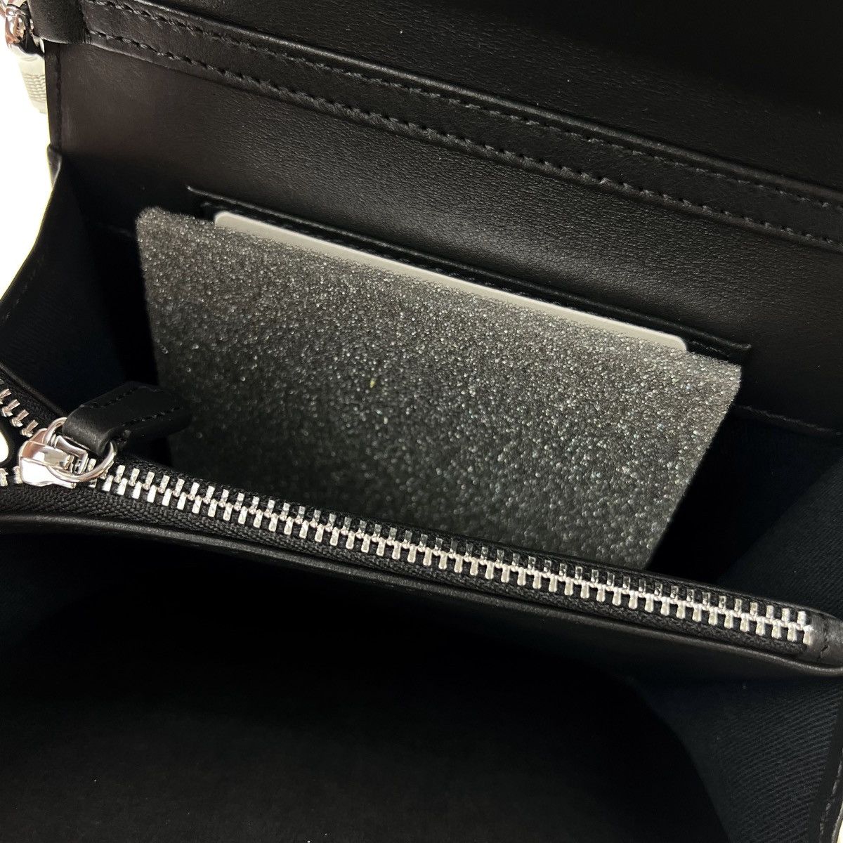 Vivienne Westwood Vivienne Westwood Shiny Patent Leather Crossbody Wallet Size ONE SIZE - 4 Thumbnail
