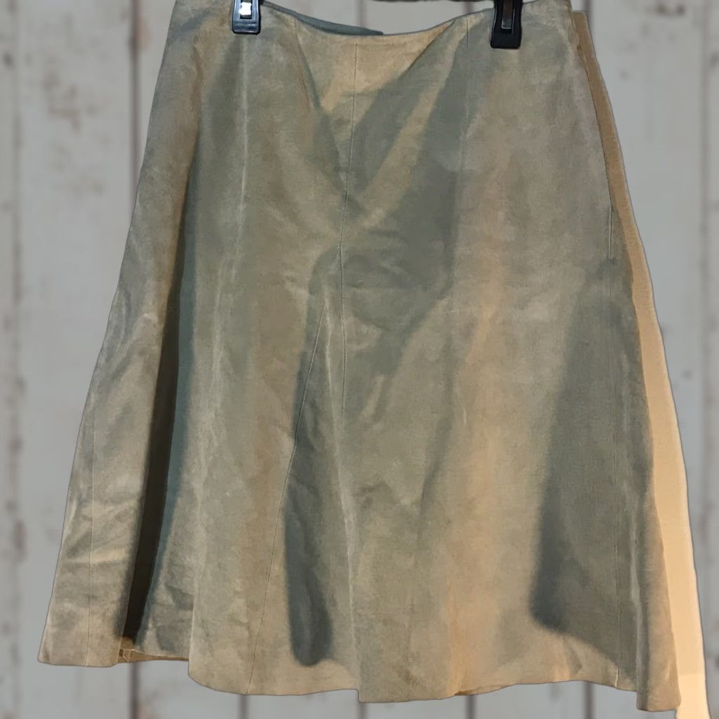 Vintage Newport News Women's Leather Suede Fit & Flare Skirt Size 8 Green Knee Length Dressy Summer Spring Size 30" / US 8 / IT 44 - 1 Thumbnail