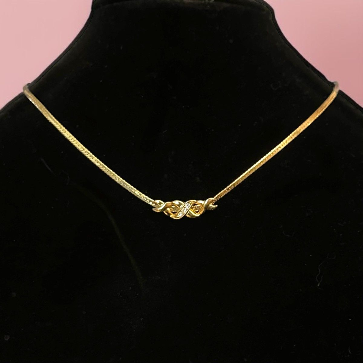 Other × Vintage Vintage Avon gold tone rinestone kisses necklace Size ONE SIZE - 1 Thumbnail