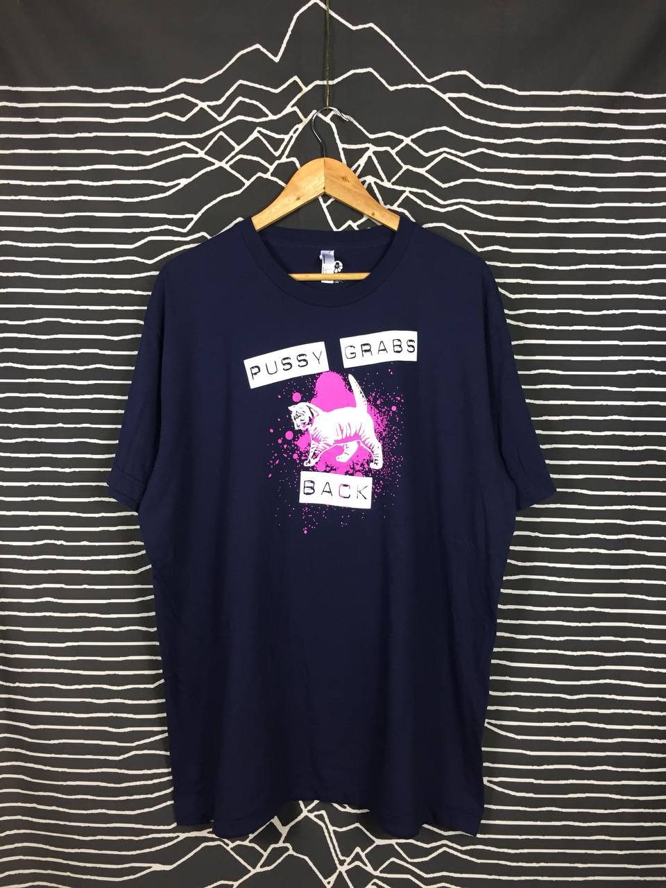 American Apparel American Apparel Pussy Grabs Back By Custom Ink Tee Size US XXL / EU 58 / 5 - 1 Thumbnail