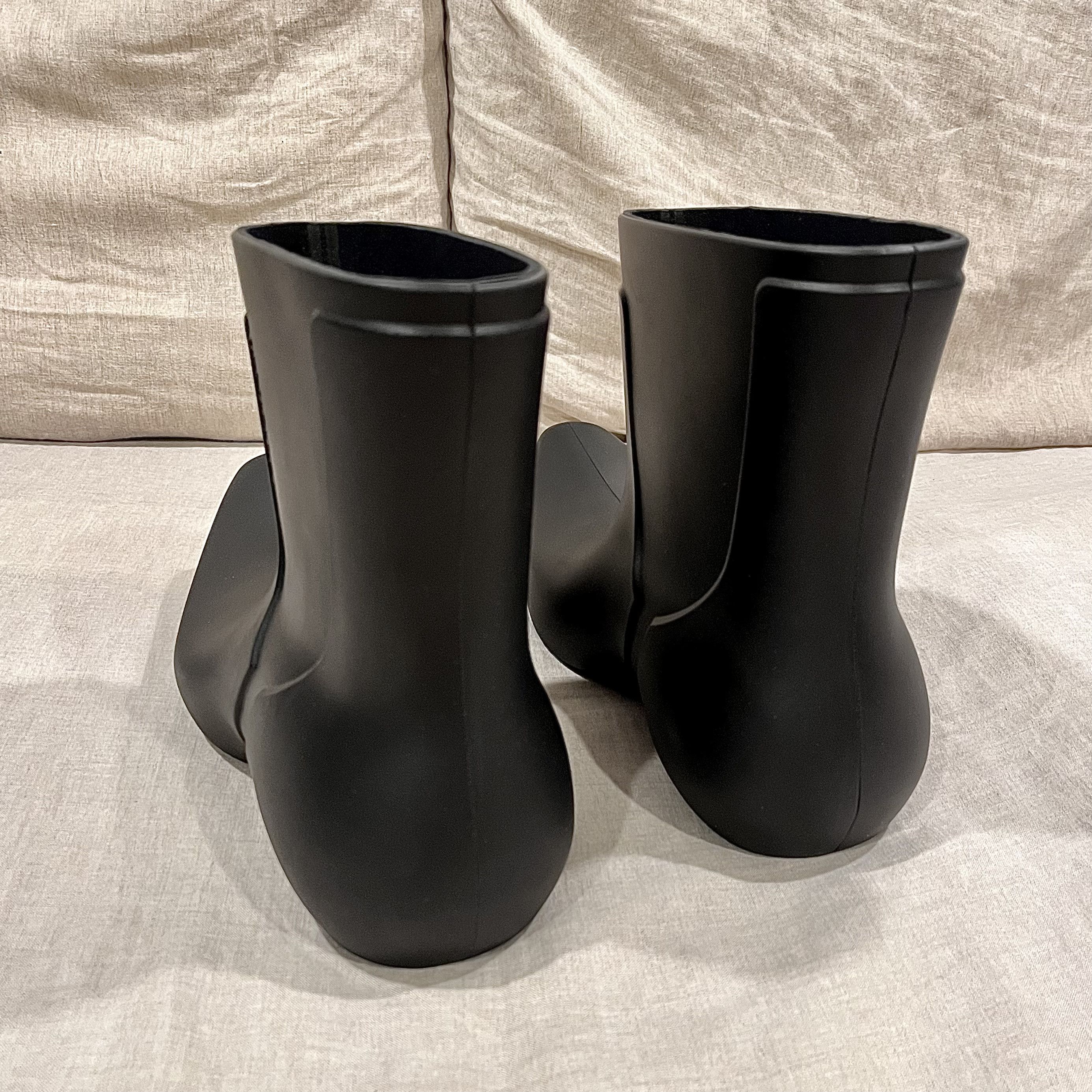 $1050 Balenciaga Excavator Ankle Boot, Black, Size 41