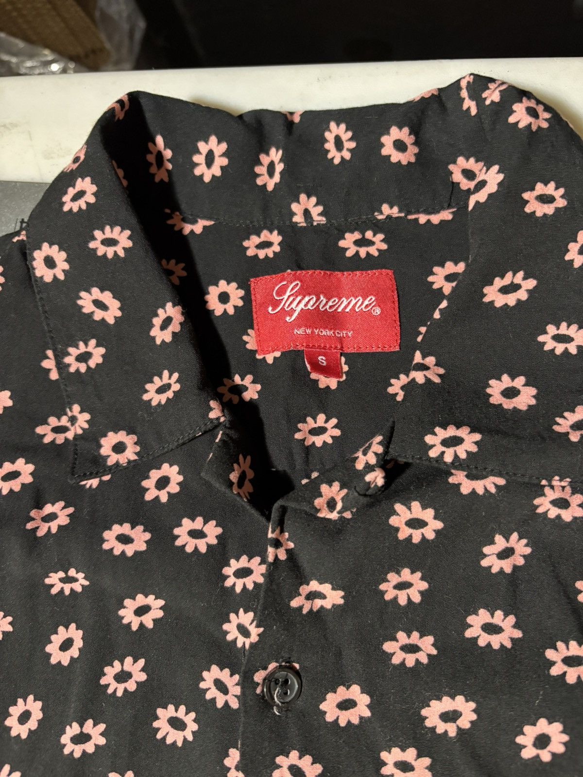 Supreme Supreme daisy rayon black/pink Size US S / EU 44-46 / 1 - 2 Thumbnail
