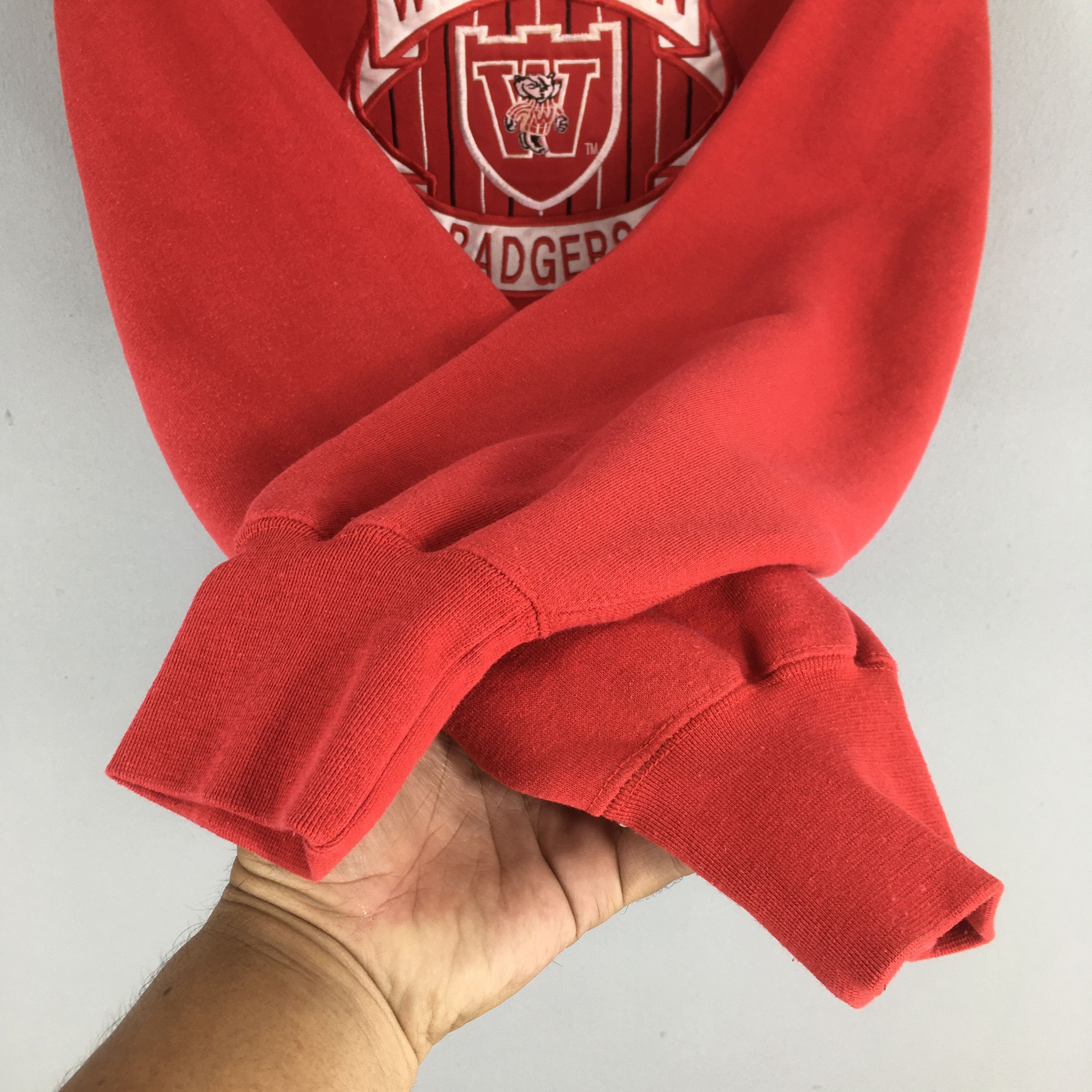 NCAA Vintage 90s Wisconsin Badgers Umich Sweatshirt XLarge Size US XL / EU 56 / 4 - 4 Thumbnail