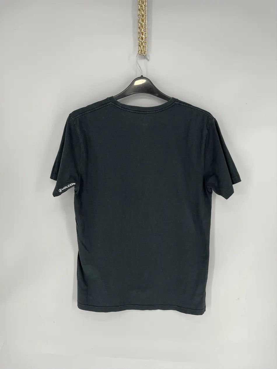 Vintage × Volcom Vintage Y2K Volcom Stone Skateboard Pin Logo Design Tshirt Size US M / EU 48-50 / 2 - 7 Thumbnail