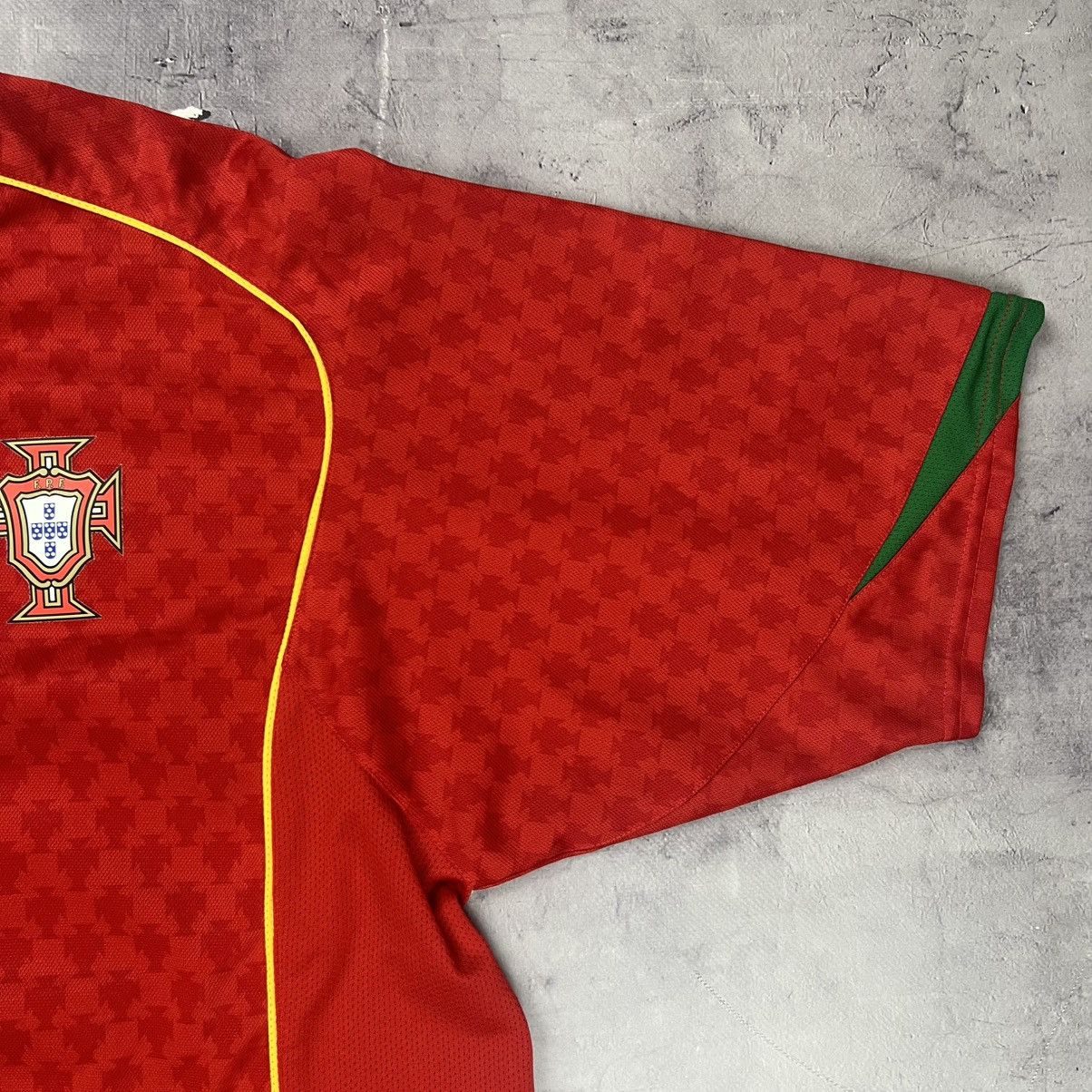Nike Rare! Portugal Nike Vintage Soccer Jersey Shirt 00s Size US L / EU 52-54 / 3 - 7 Thumbnail
