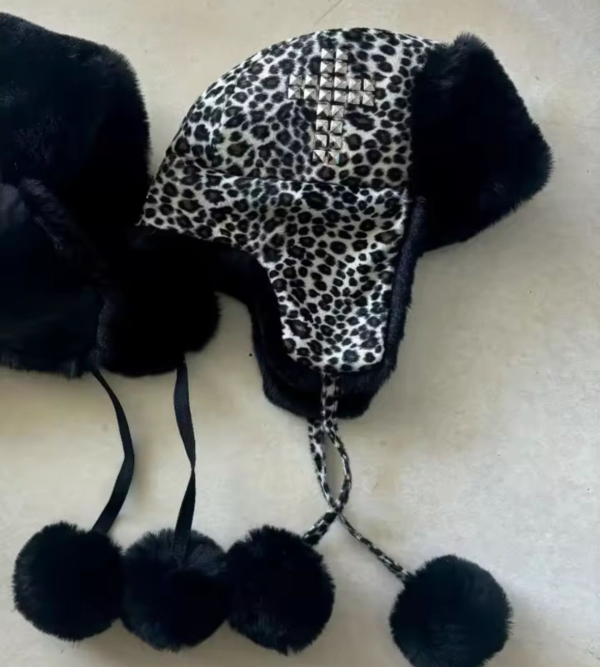 Other American Vintage Leopard Diamond Cross Warm Hat Size ONE SIZE - 1 Thumbnail