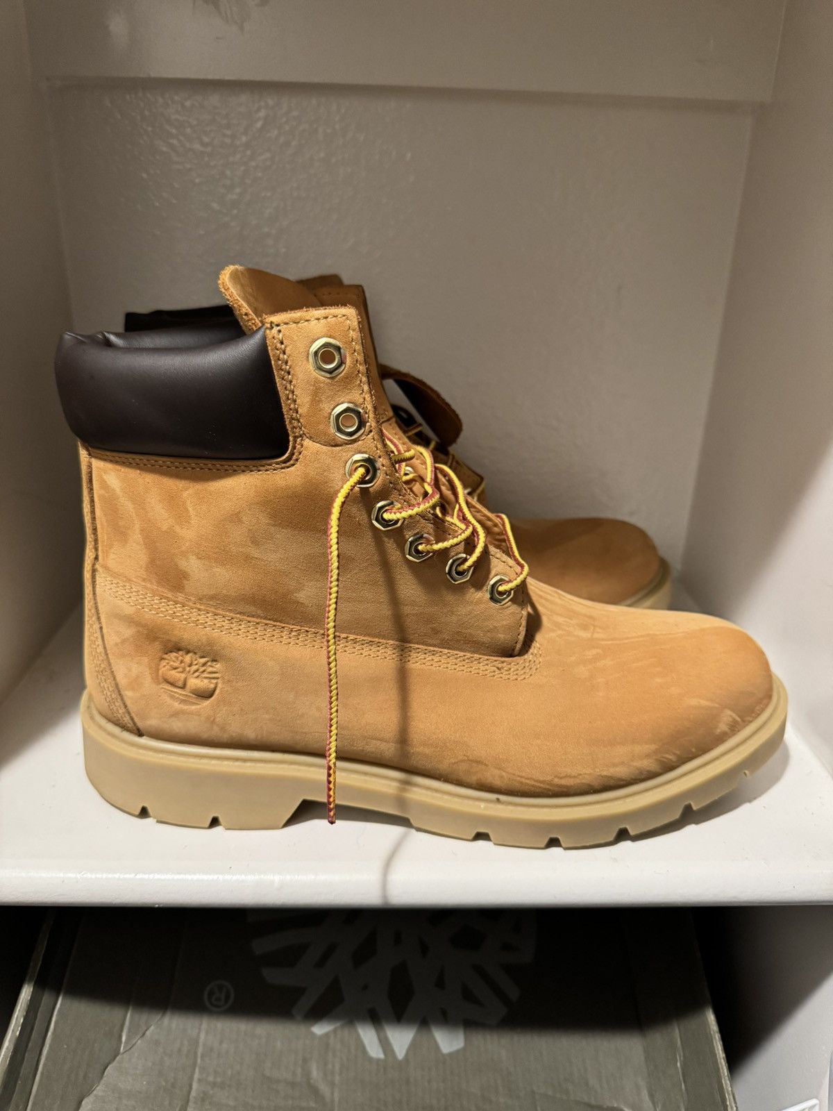 Timberland 6 Inch Classic Waterproof Boot 'Wheat' Size US 11 / EU 44 - 3 Thumbnail