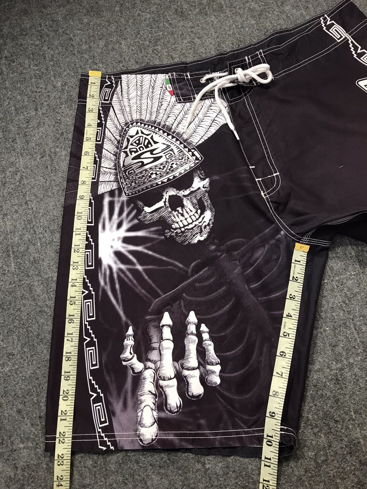 Vintage Vintage Short Pants Surf Squad Skull FullPrint Design Size US 36 / EU 52 - 14 Thumbnail