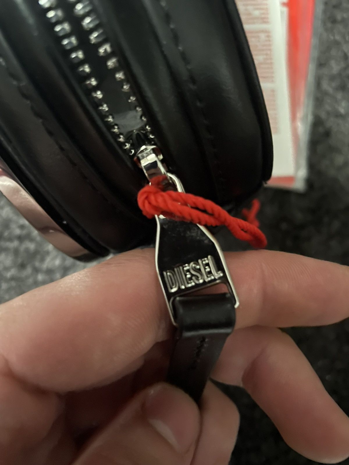 Designer × Diesel DIESEL 1DR - Pouch Small leather crossbody with logo plaque Size ONE SIZE - 9 Thumbnail